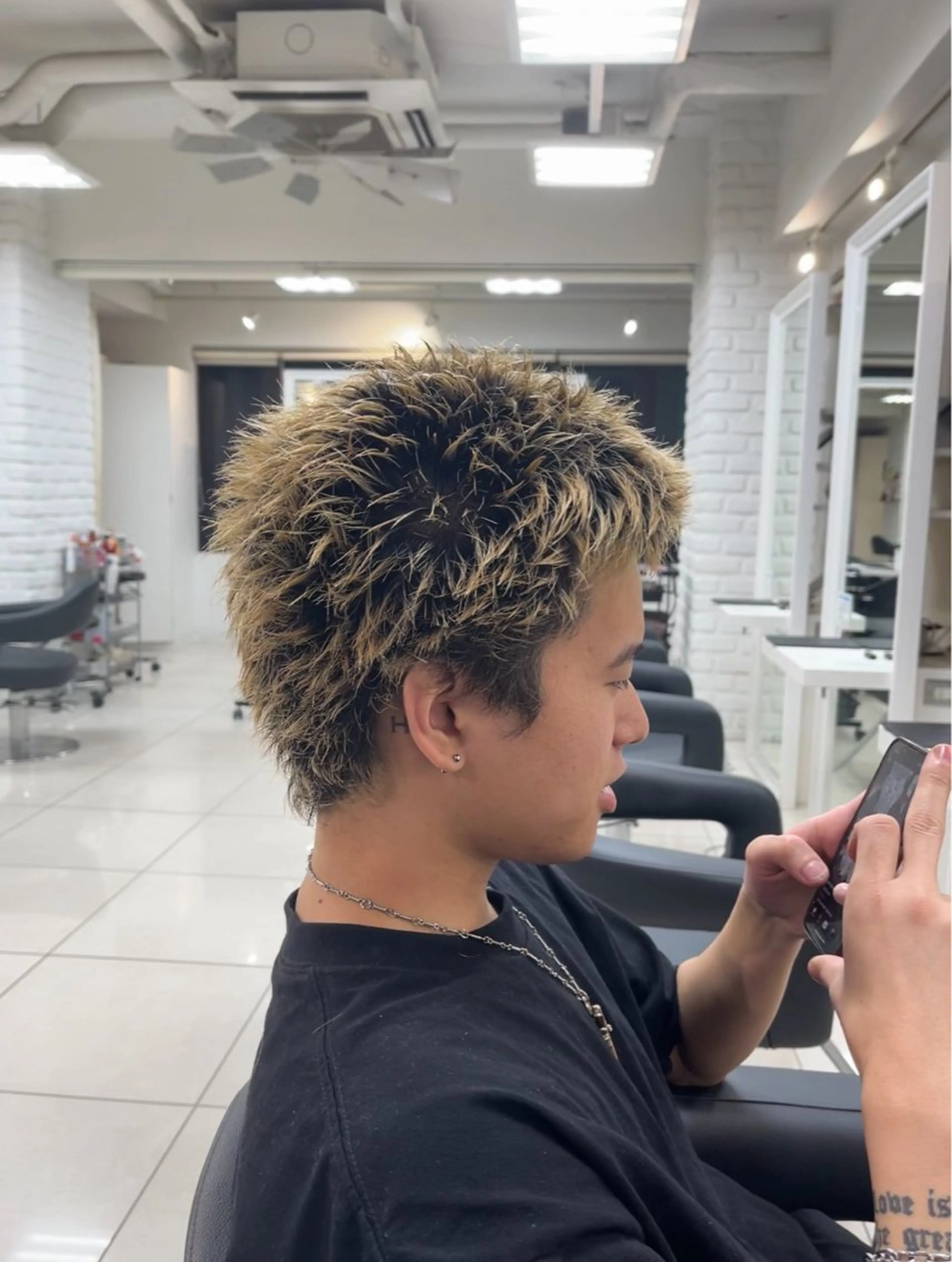 ショート メンズ 【シャドウパーマ センターパート】義心のヘアスタイル