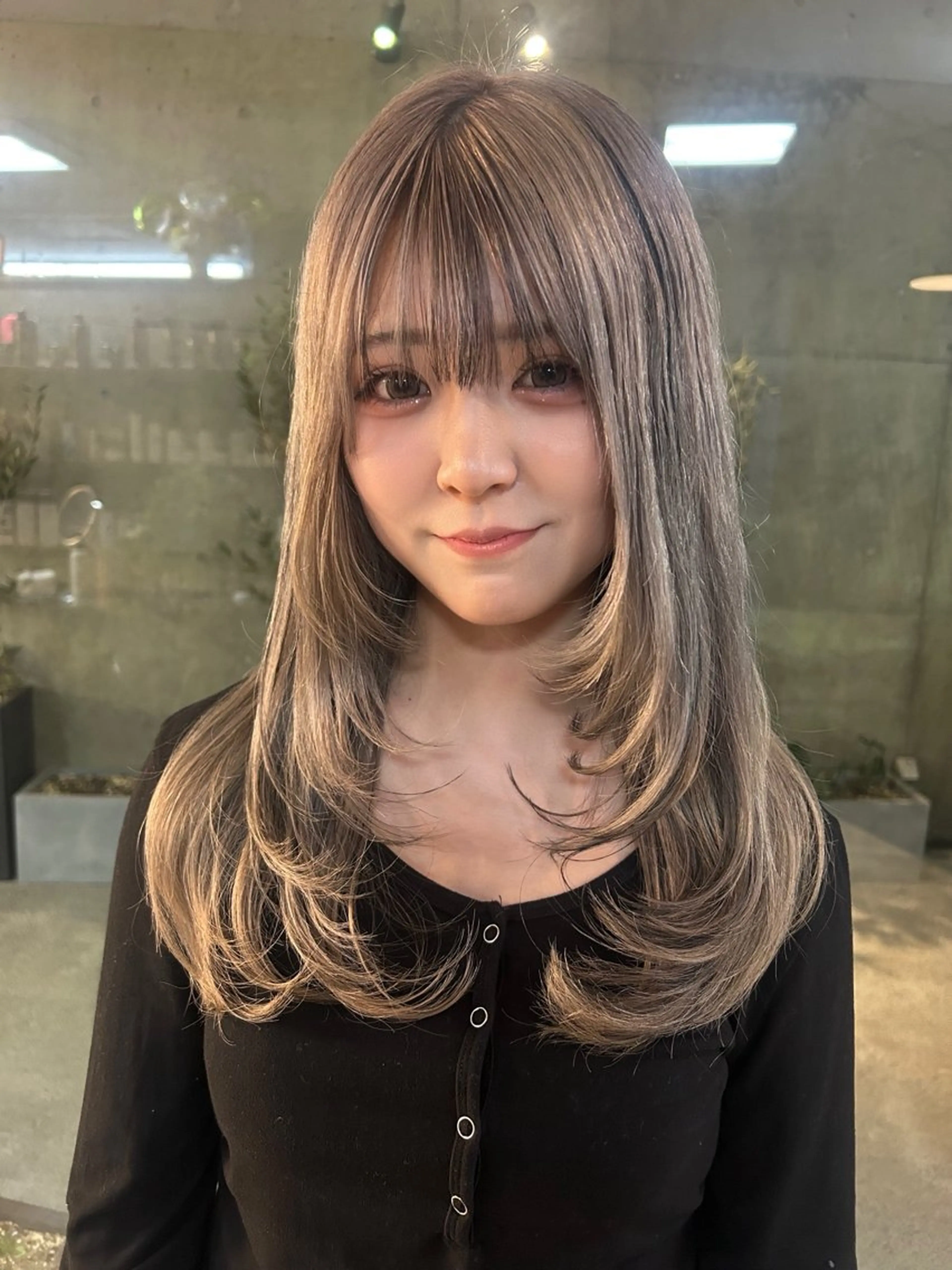ロング カラー ブリーチ 小顔カット yoda karenのヘアスタイル