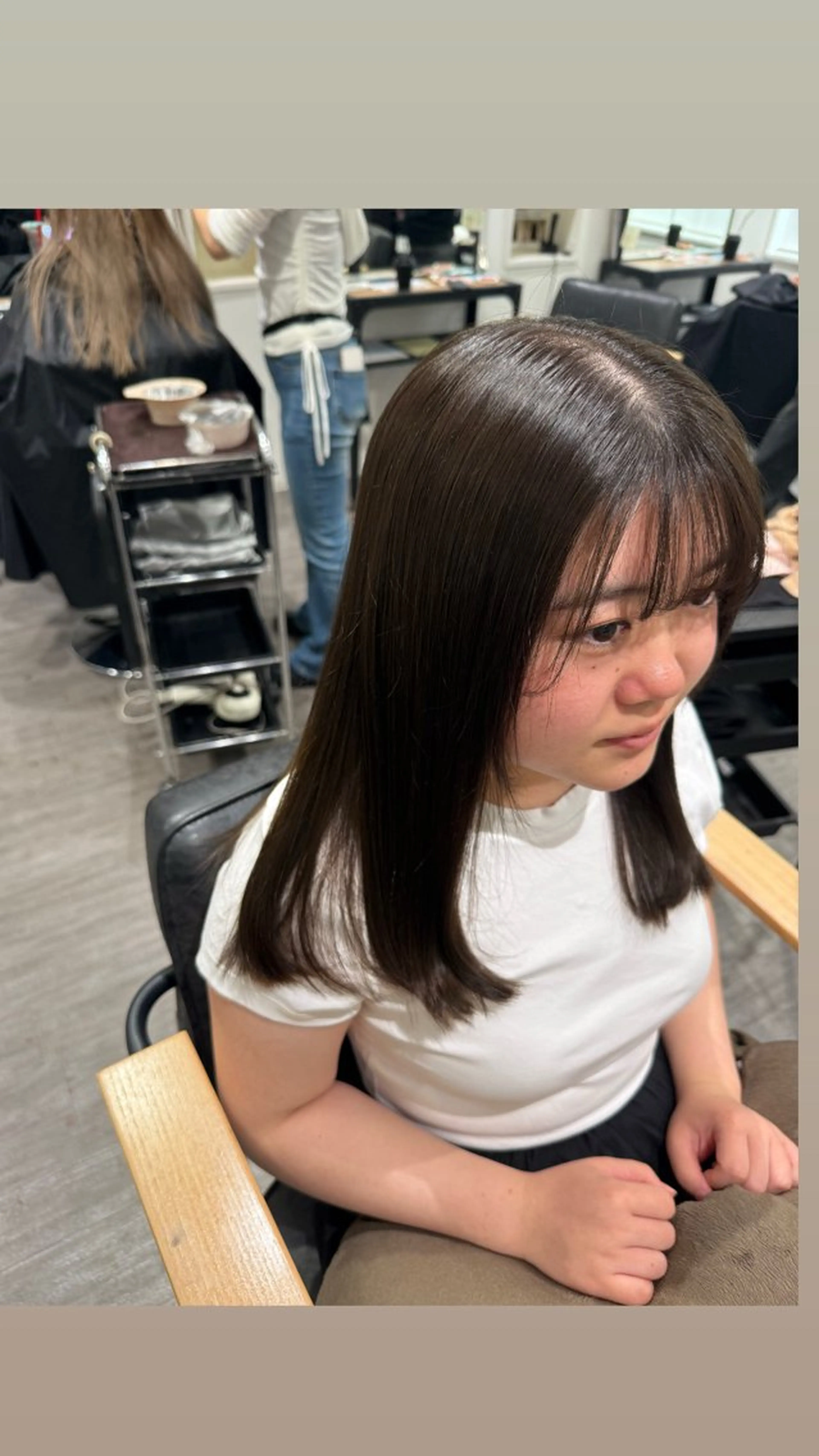 セミロング カラー グレージュ オリーブグレージュ オリーブグレー カット ヘアカラー トリートメント 艶髪レイヤー上田 紗也🇰🇷💗のヘアスタイル