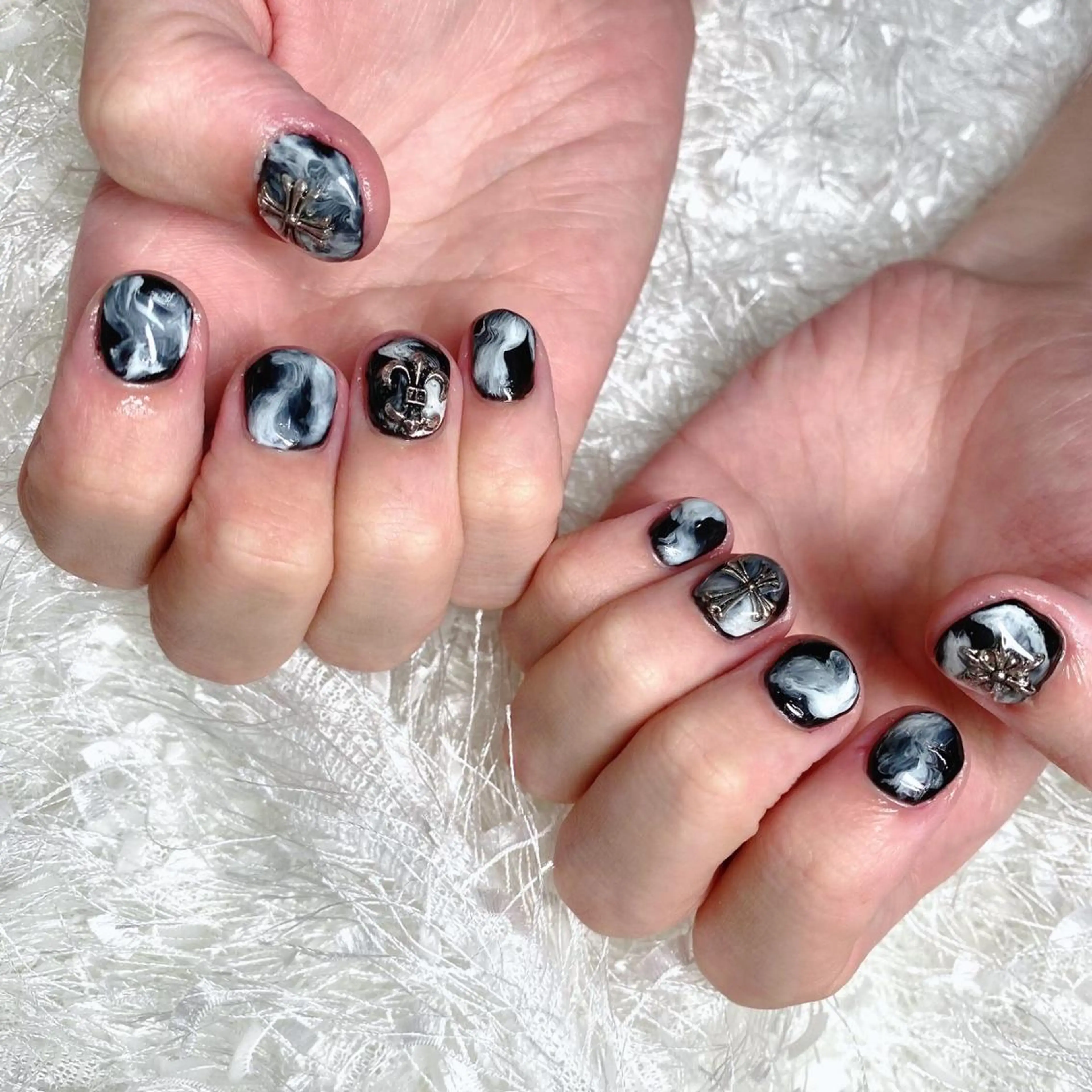 アイブロウ ネイル マツエク・マツパ 韓国風マツエク パリジェンヌラッシュリフト まつげパーマ ワンホンマツエク 長さ出し ハンドネイル Nail&eye Belire 新宿のネイルデザイン