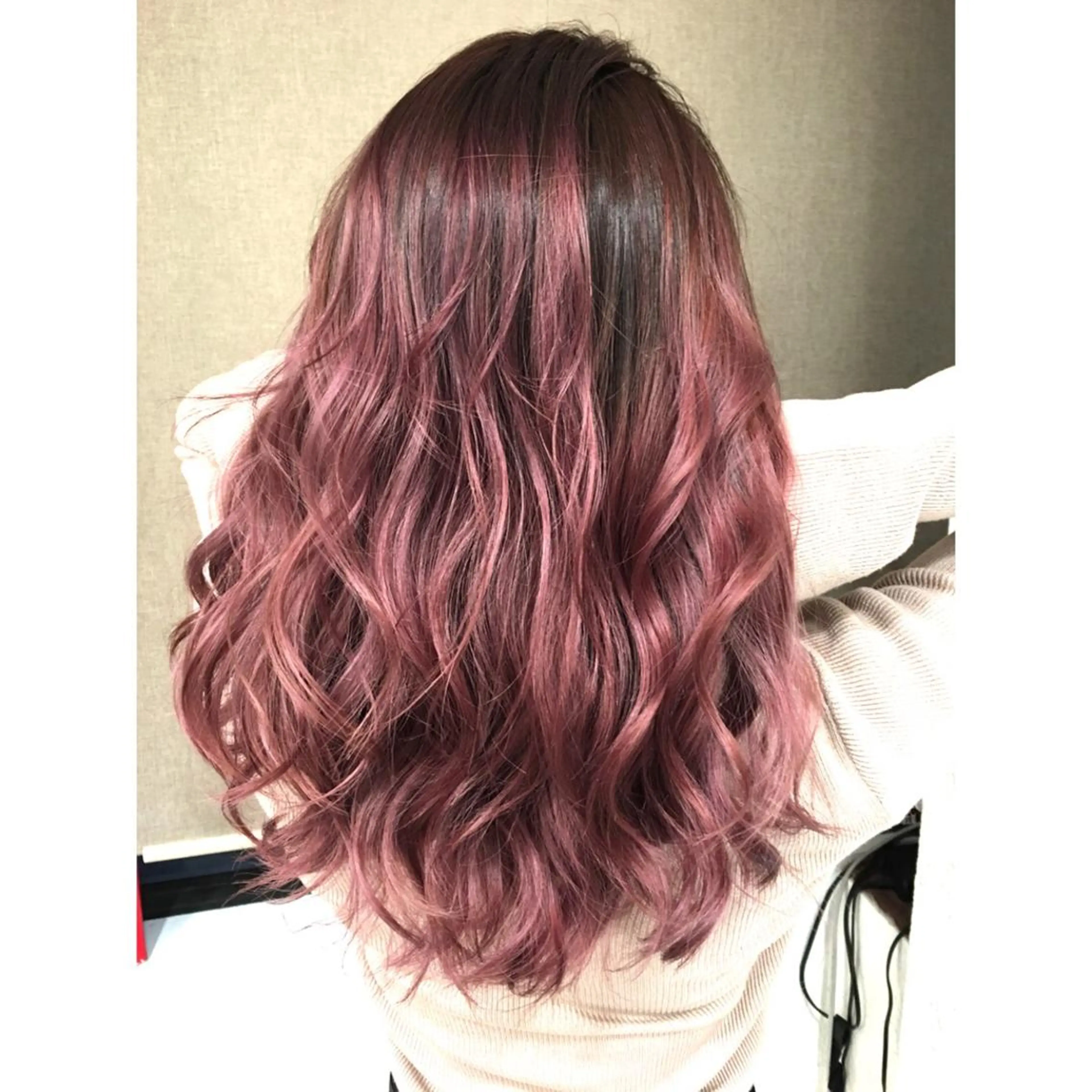 セミロング カラー ネイル マツエク・マツパ バレイヤージュ ピンクカラー カラーマツエク レイヤーカット ピンク トリートメント 井上 一平のヘアスタイル