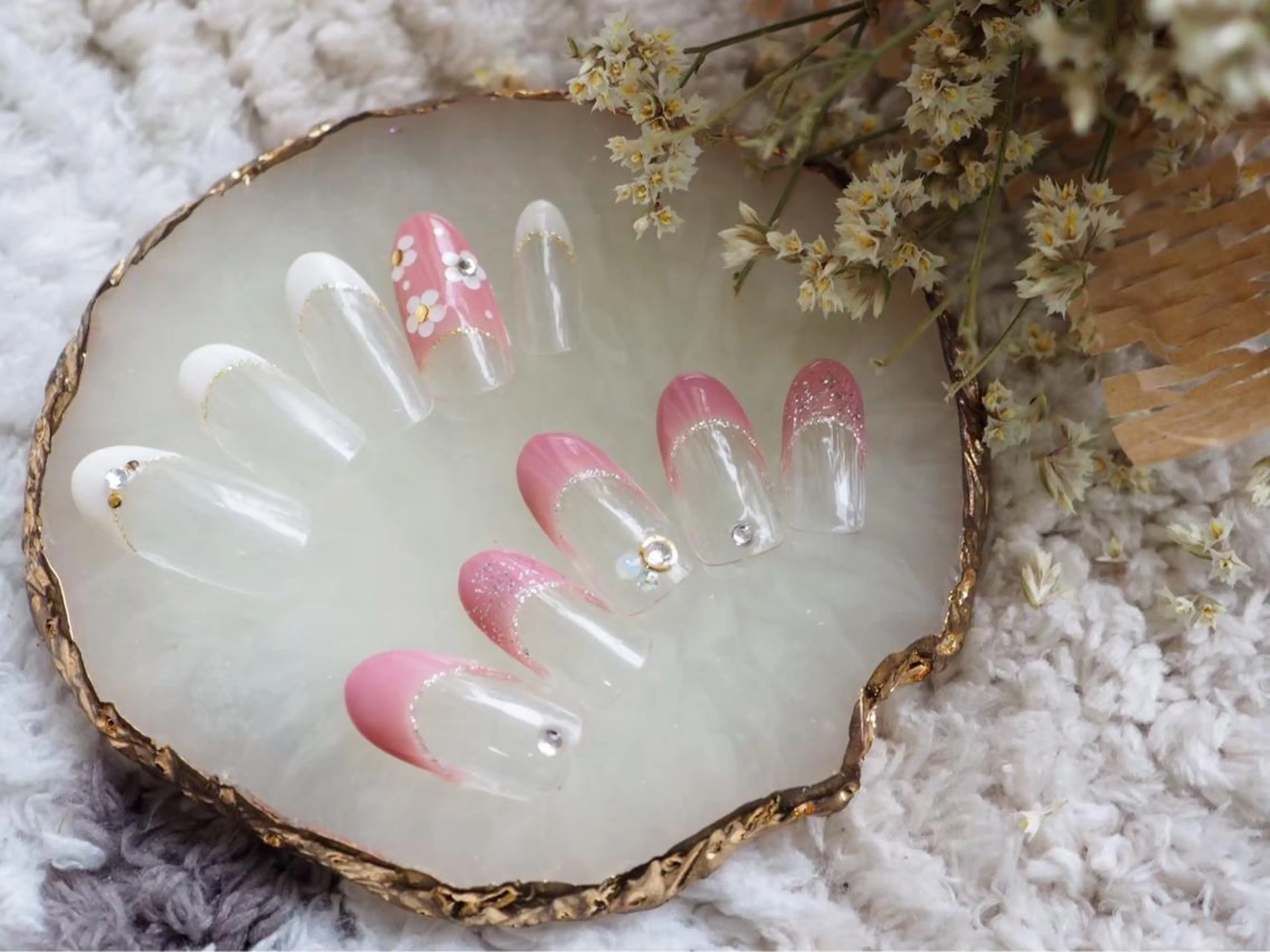 ネイル ストーンネイル プティリボン 武蔵小金井店のネイルデザイン