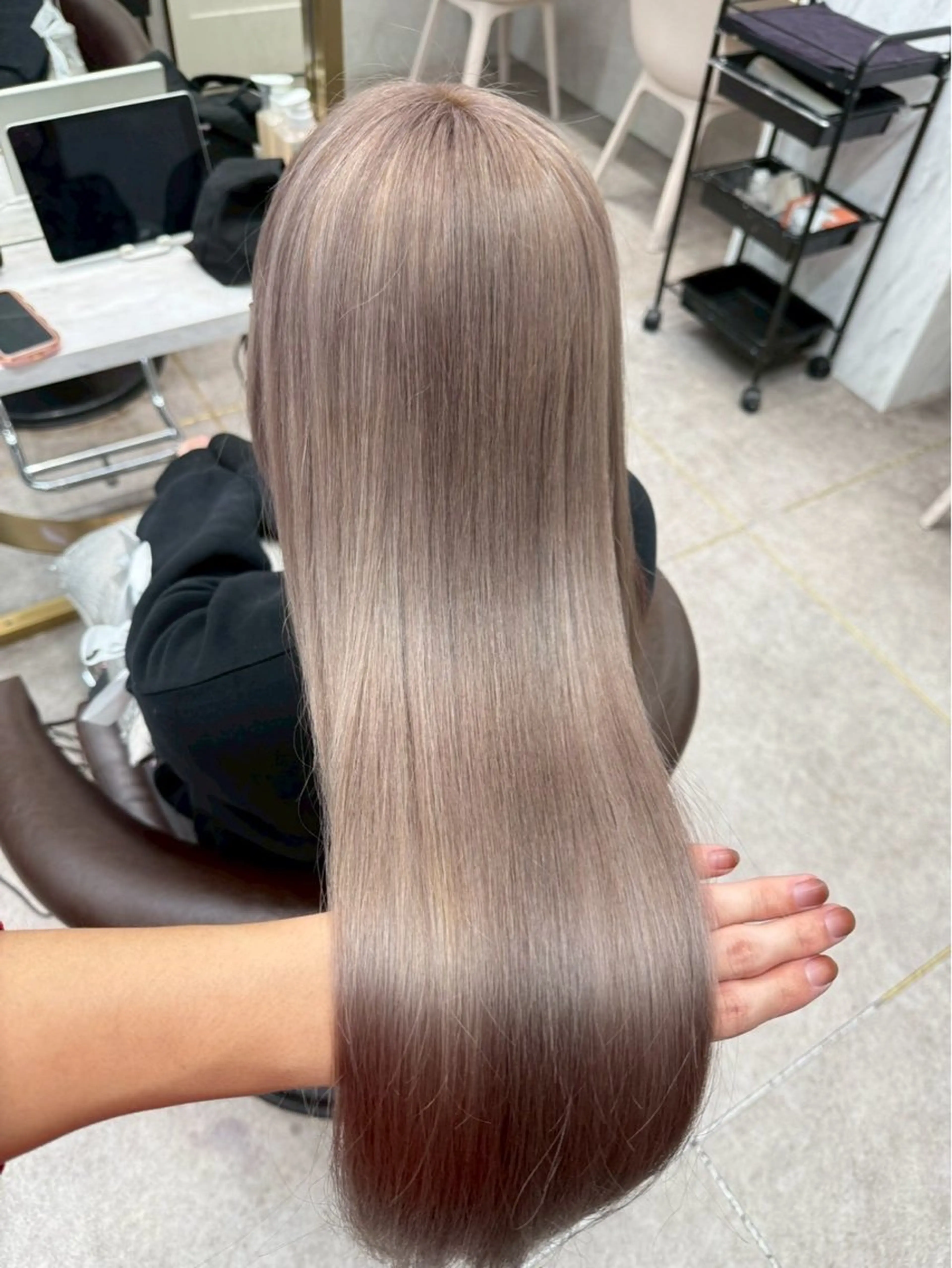 セミロング カラー ヘアカラー トリートメント Lond Le'a /ハイトーンカラーのヘアスタイル