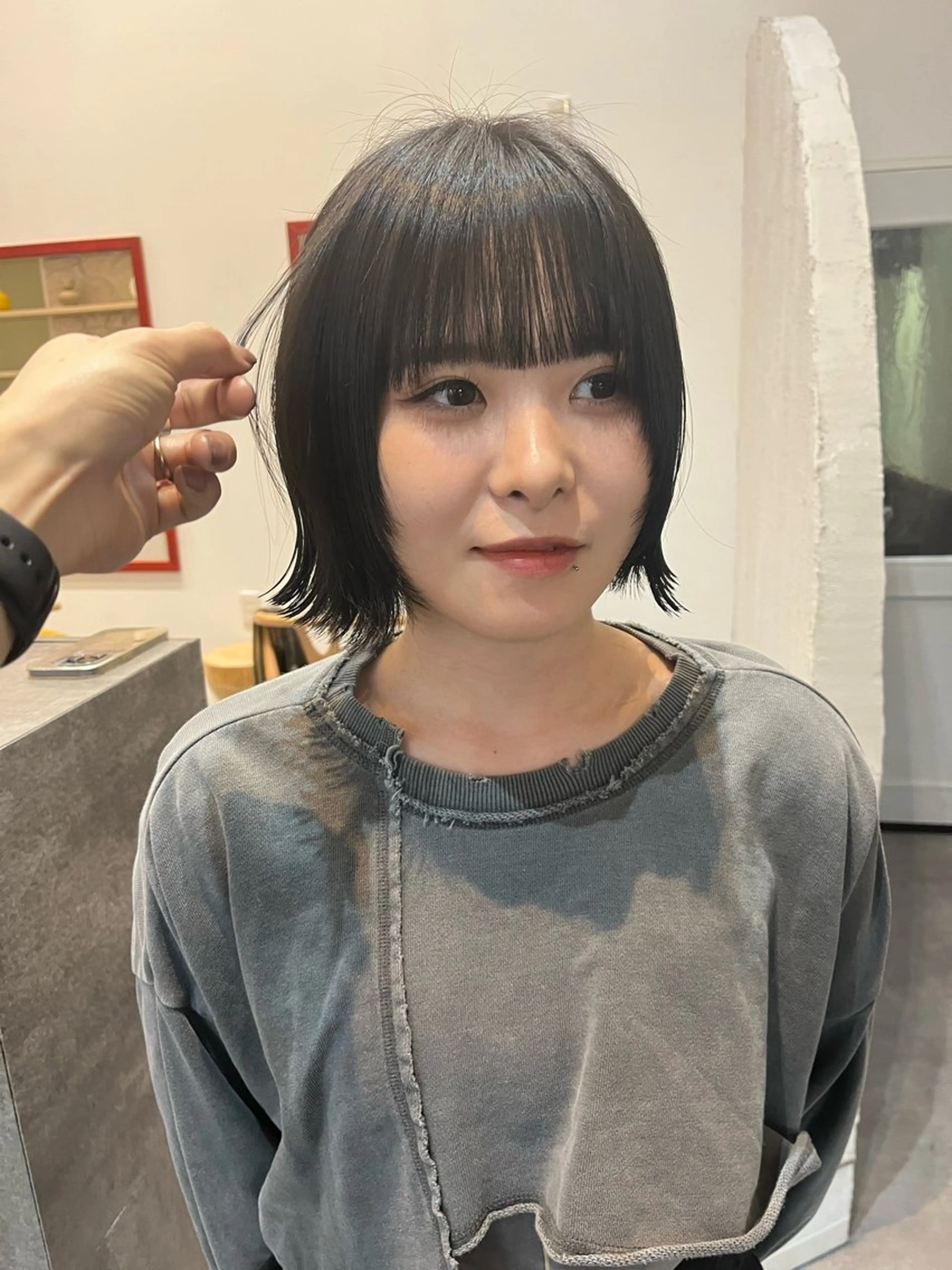 ミディアム ボブ/レイヤー/ ショートcovo代表のヘアスタイル