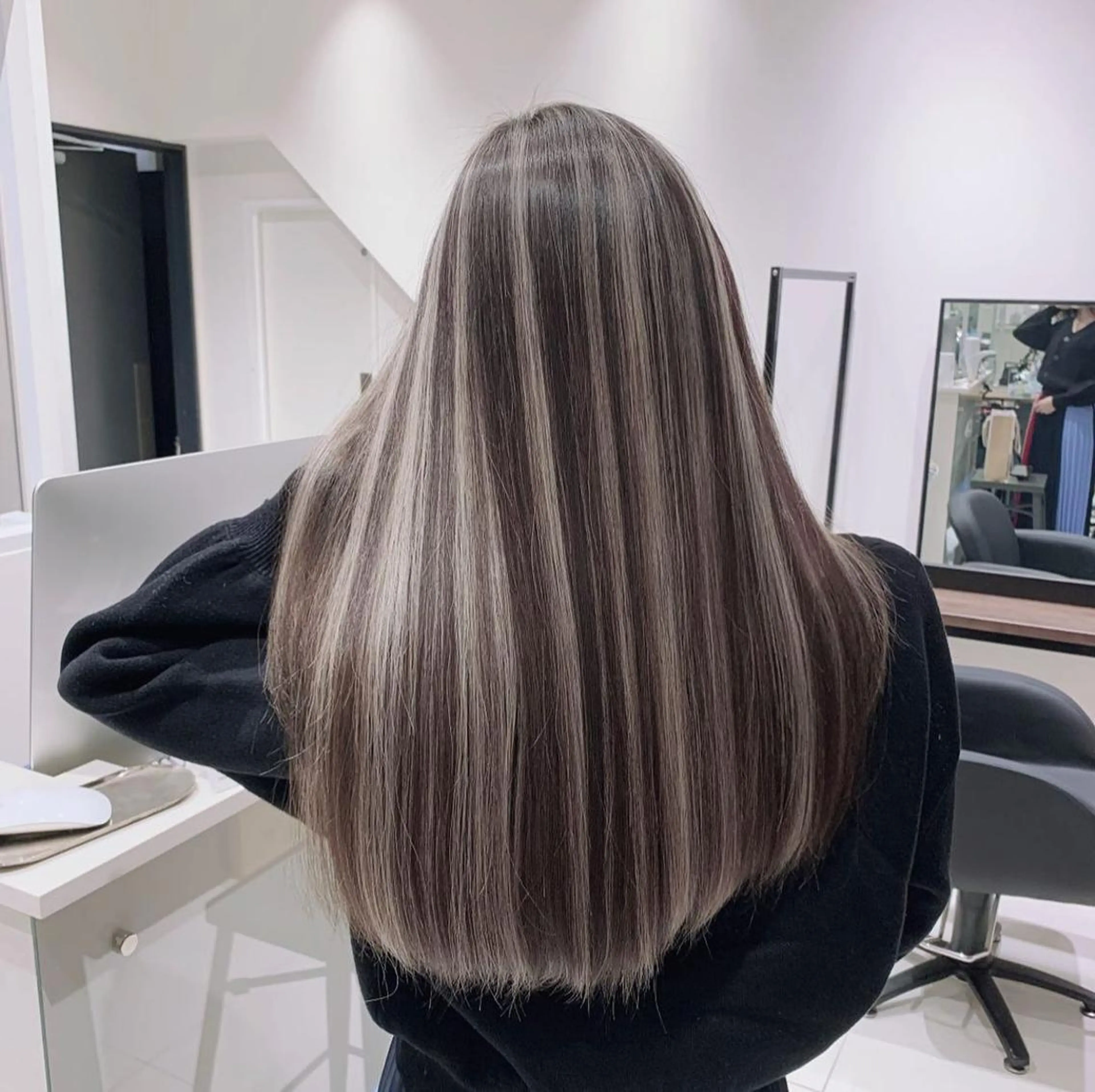 ロング カラー ブリーチ ケアブリーチ ハイライトカラー ハイライト 髪質改善 ヘアカラー 福西 洋斗のヘアスタイル