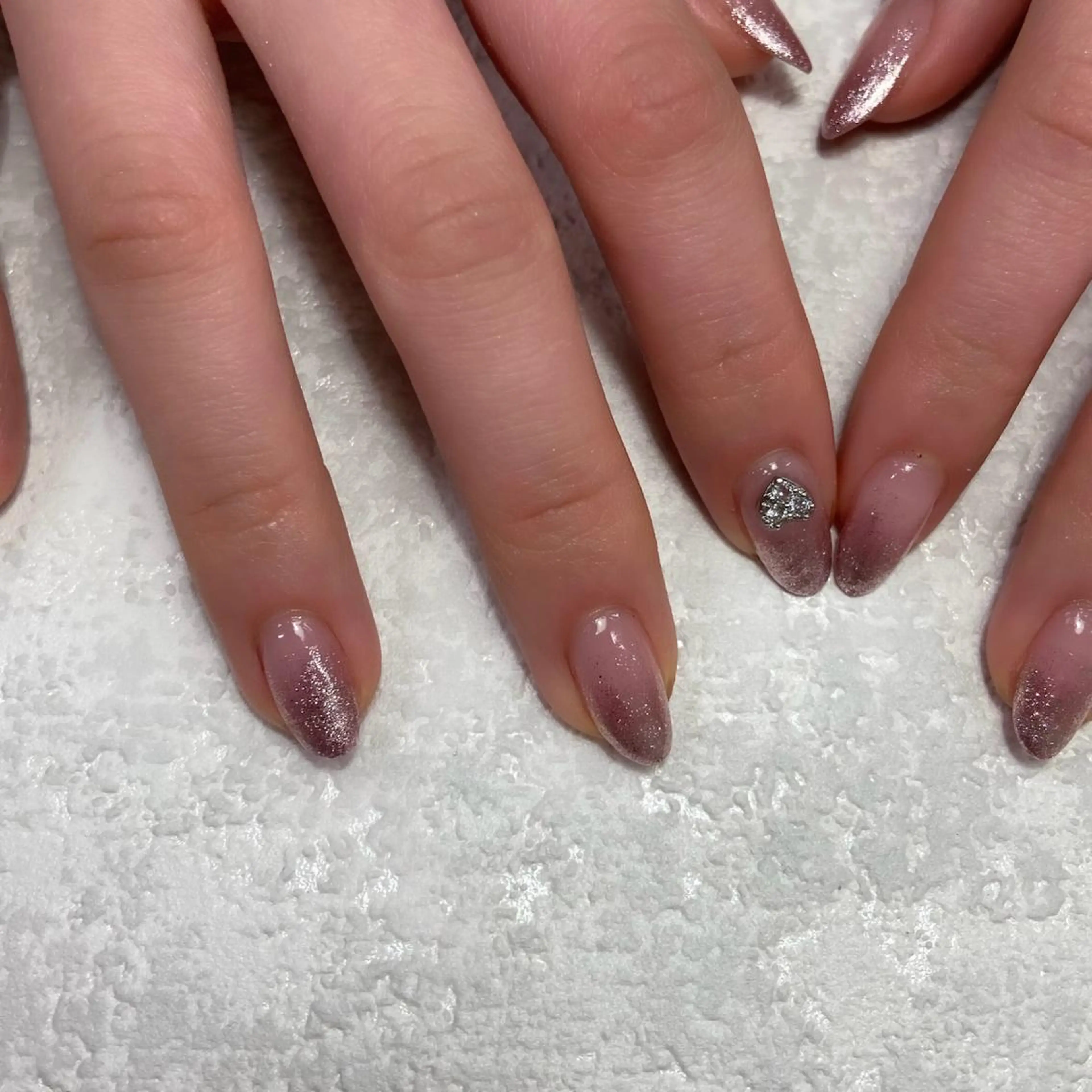 ネイル ハンドネイル HIKARI 4uまつ毛ネイルのネイルデザイン