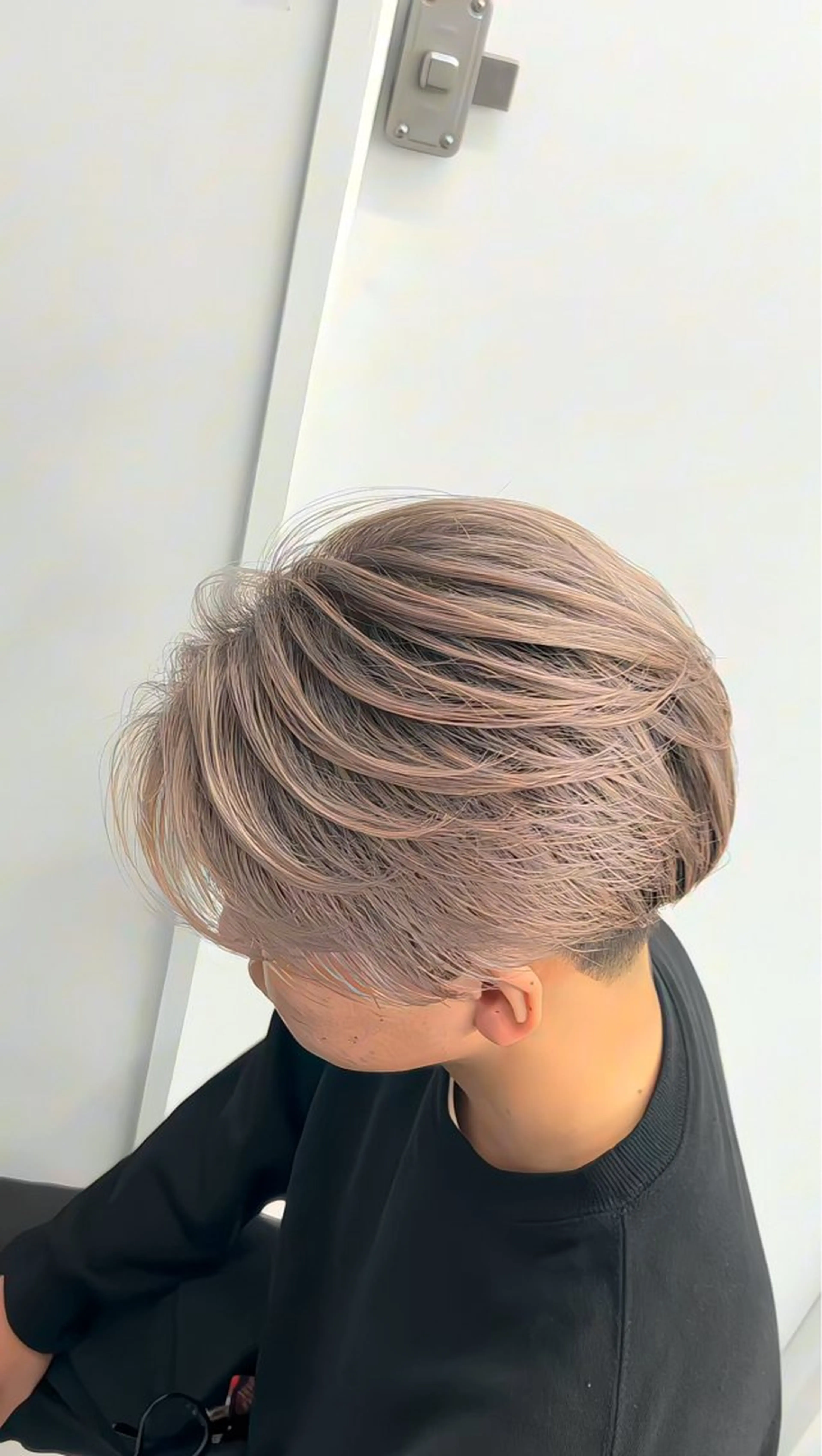 ミディアム メンズバレイヤージュ 🔥メンズカット🔥のヘアスタイル