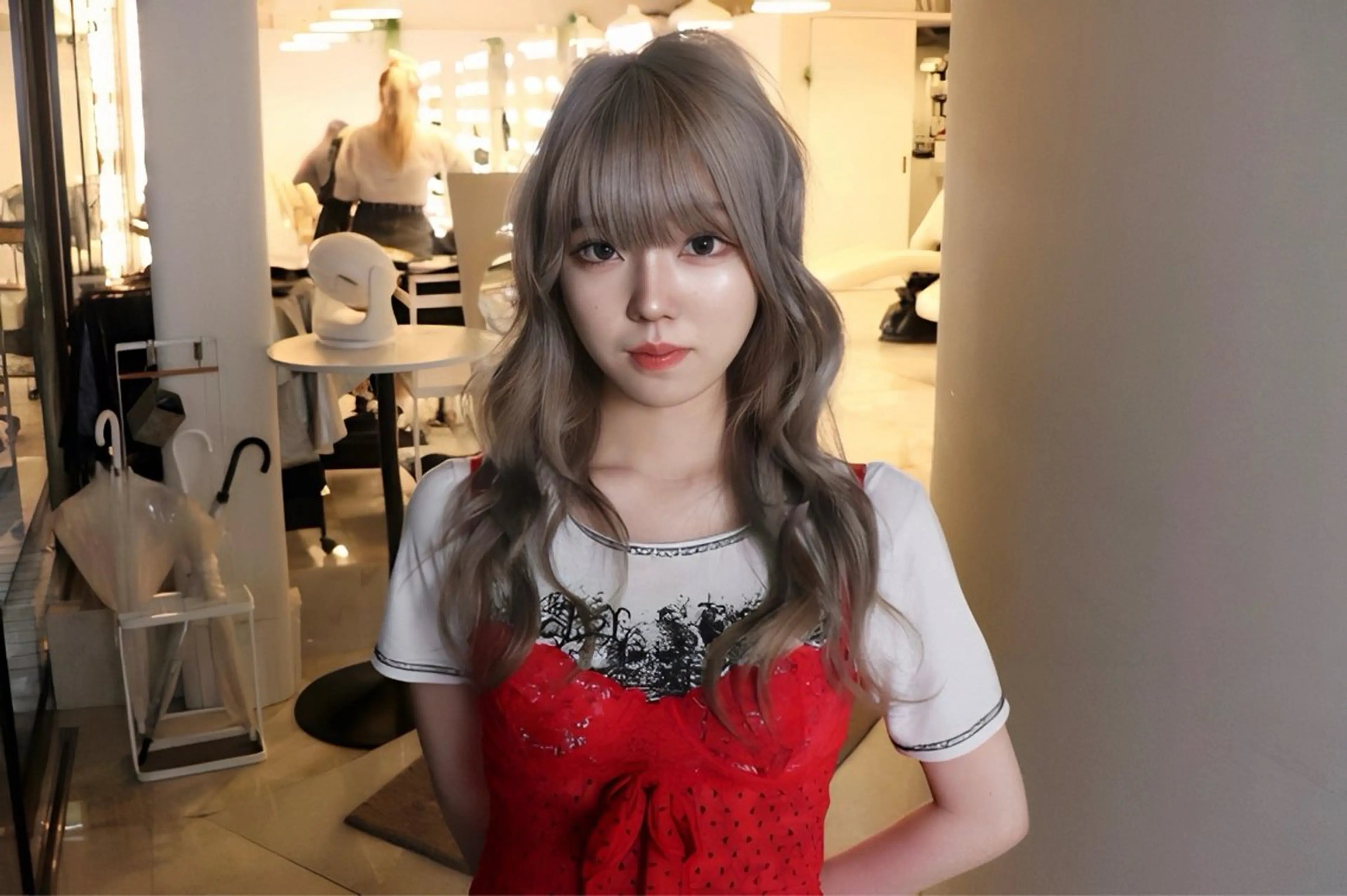 ミディアム SHIN レイヤーカットのヘアスタイル