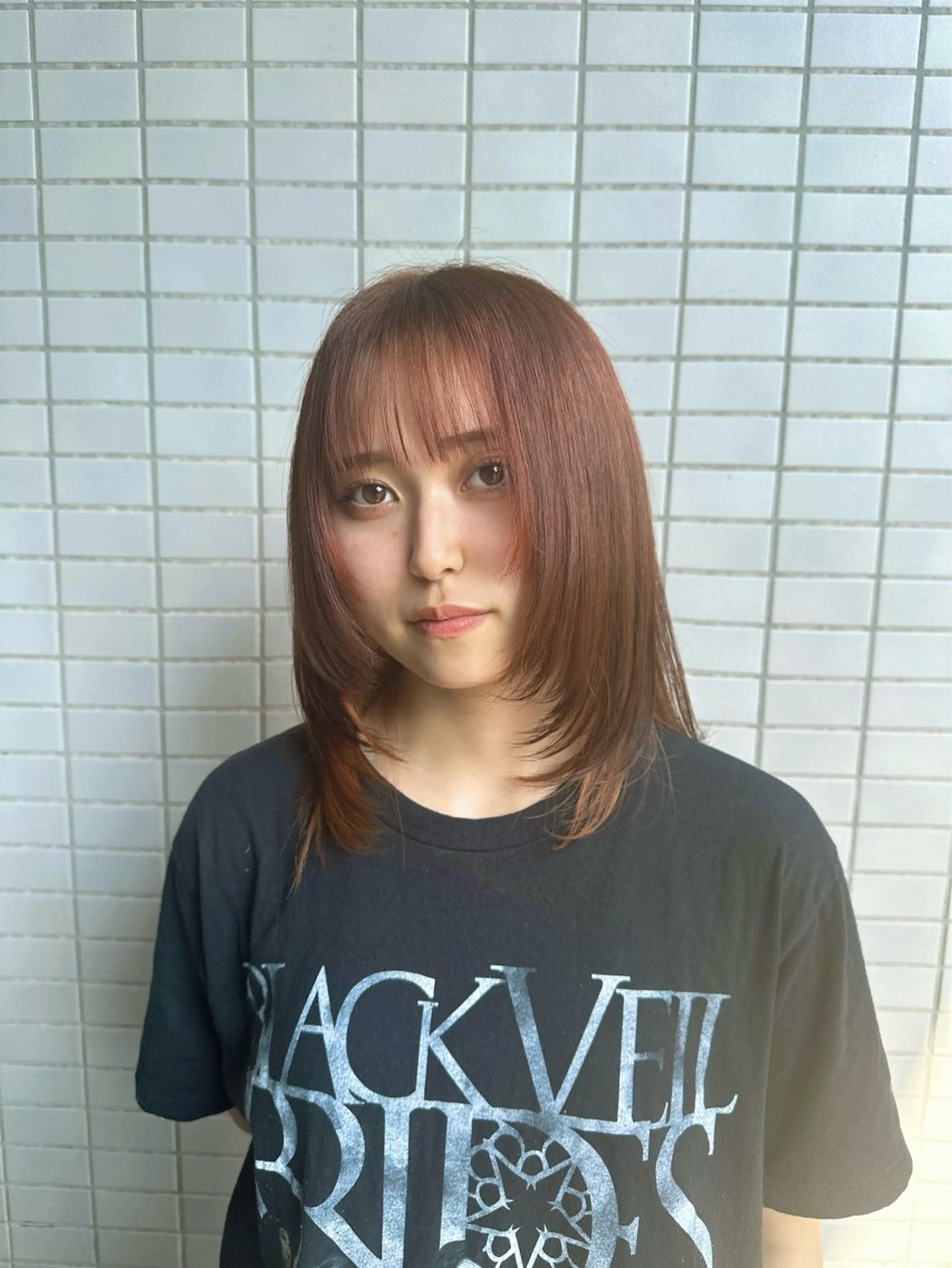 ミディアム カラー ブリーチ ブリーチなしカラー オレンジ 顔まわりレイヤー レイヤーカット 遠藤惟斗/自由が丘/ 透明感カラー/パーマのヘアスタイル