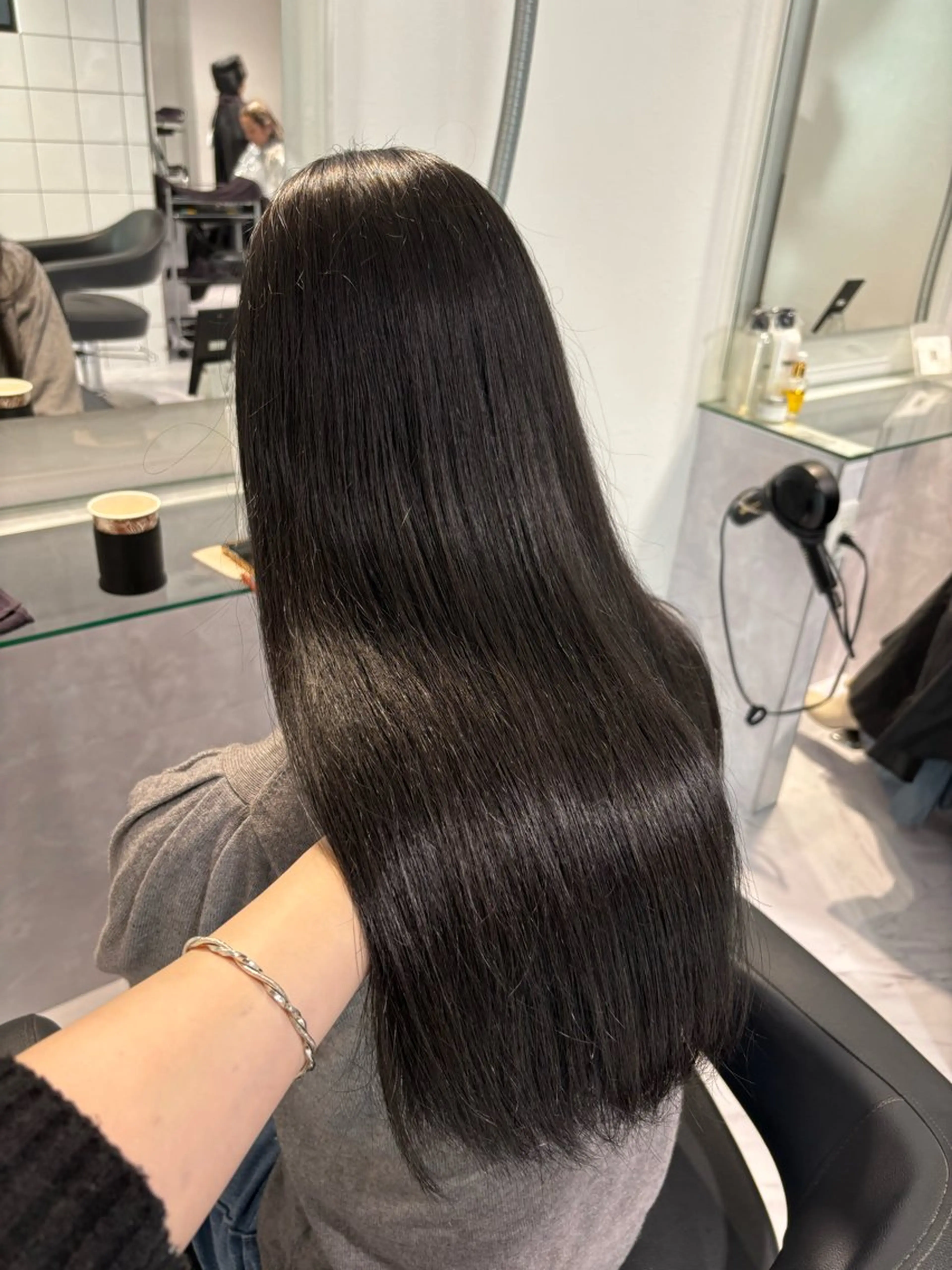 ロング カラー 黒髪 ブルーカラー ブルーブラック 表参道♡暗髪♡ 艶カラー♡アユミのヘアスタイル