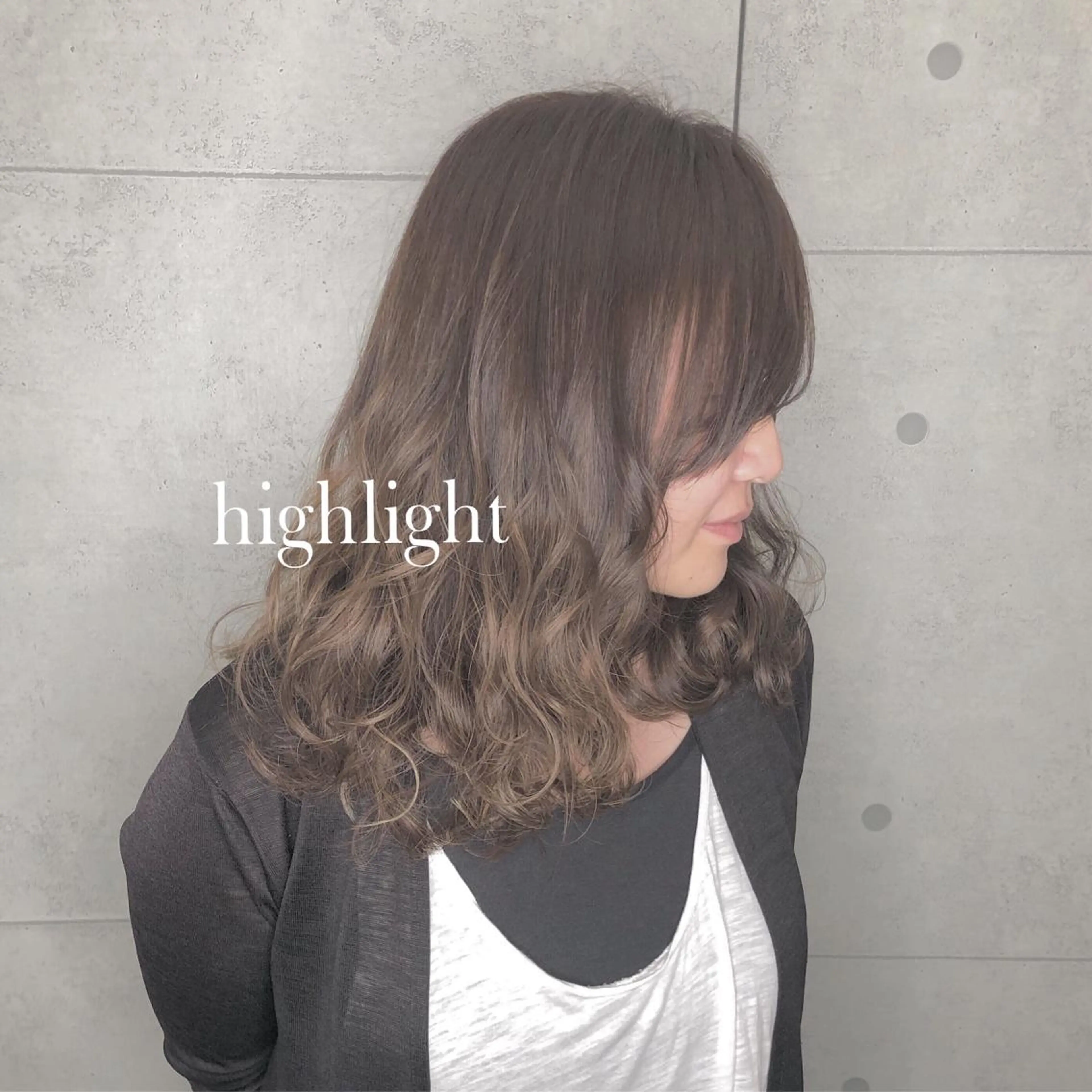 ミディアム 岸川 恭子のヘアスタイル