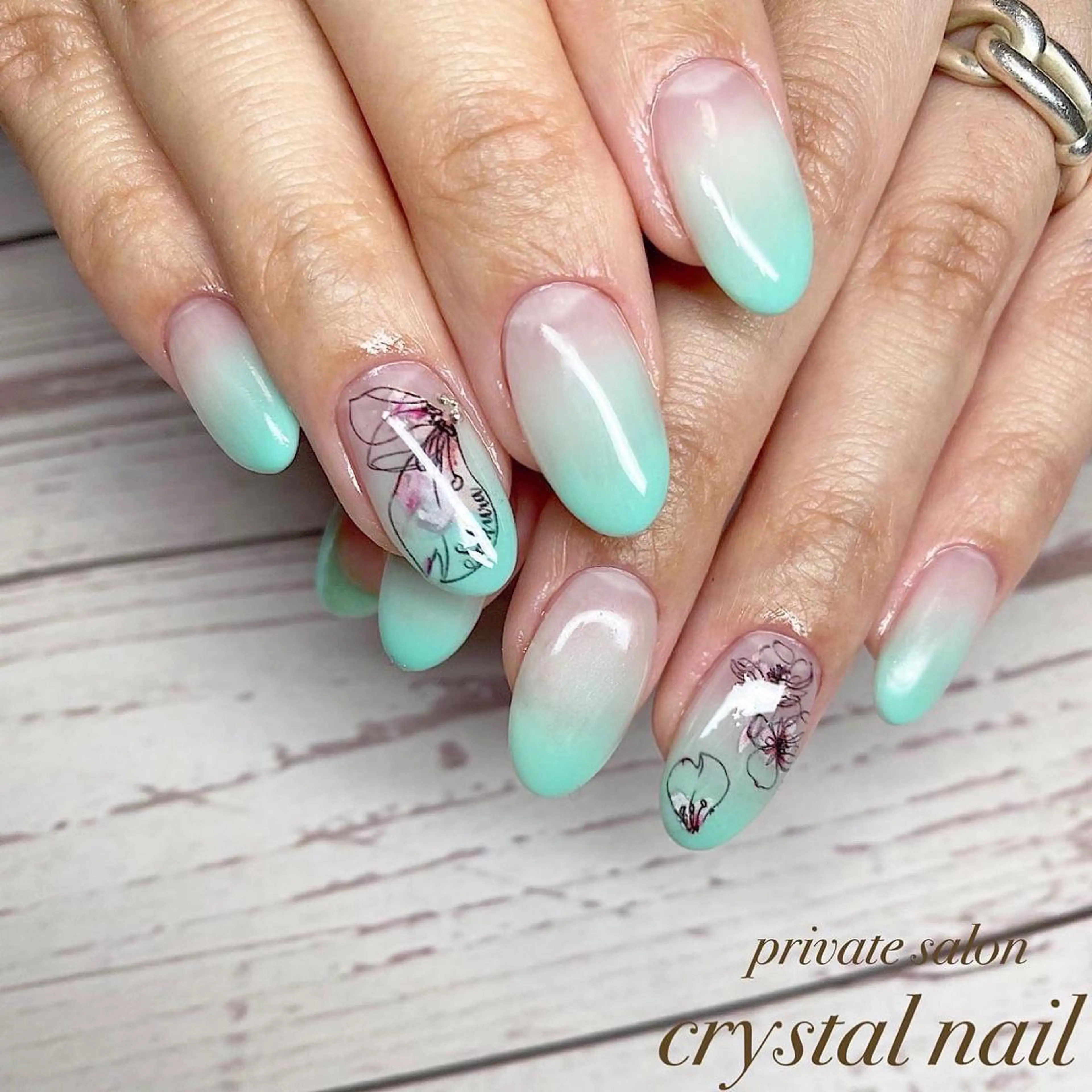 ネイル Crystal Nailのネイルデザイン