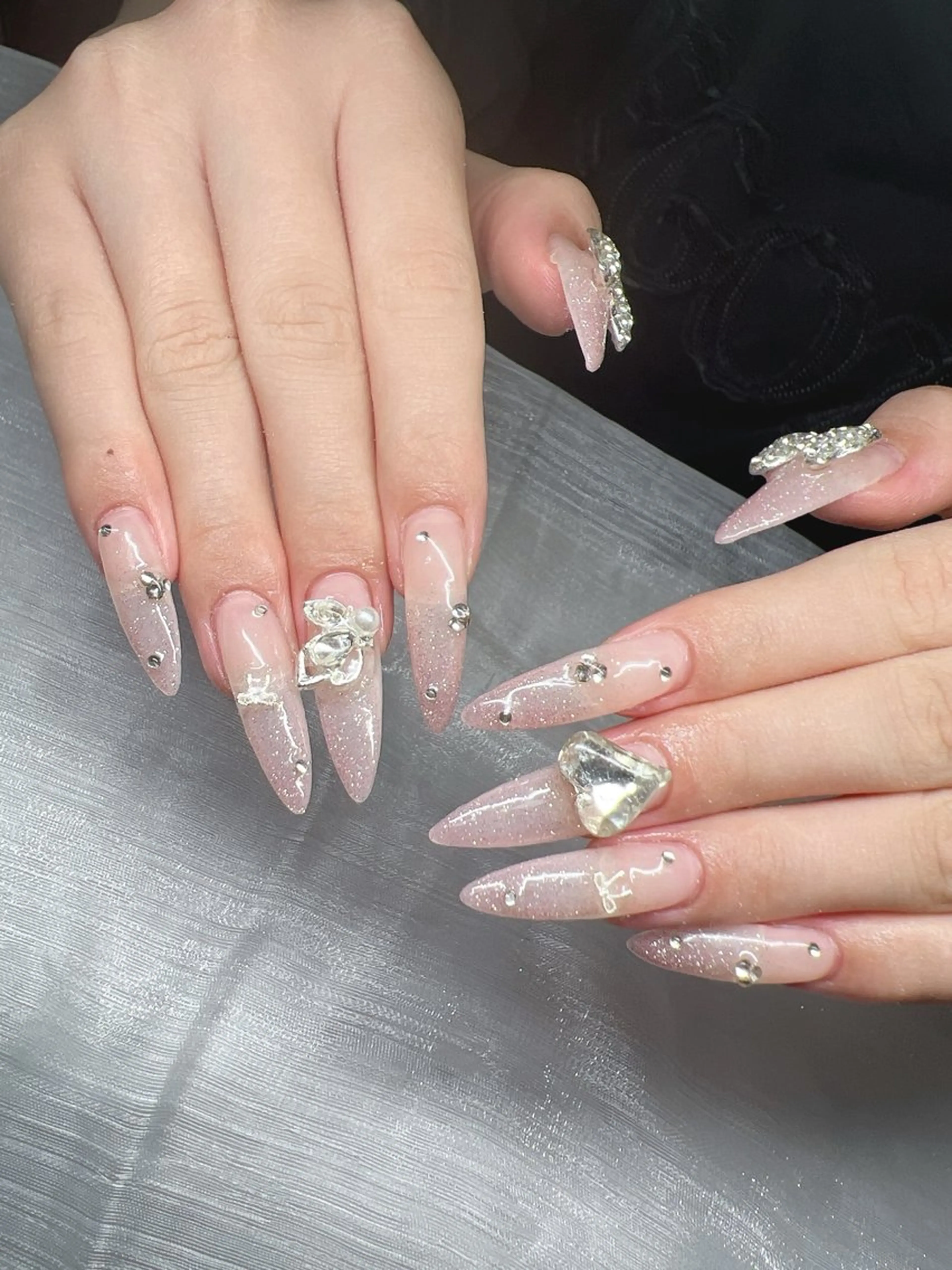 ネイル 長さ出し グラデーション 卒業式 キラキラネイル マグネットネイル ハンドネイル Lee Nailsのネイルデザイン