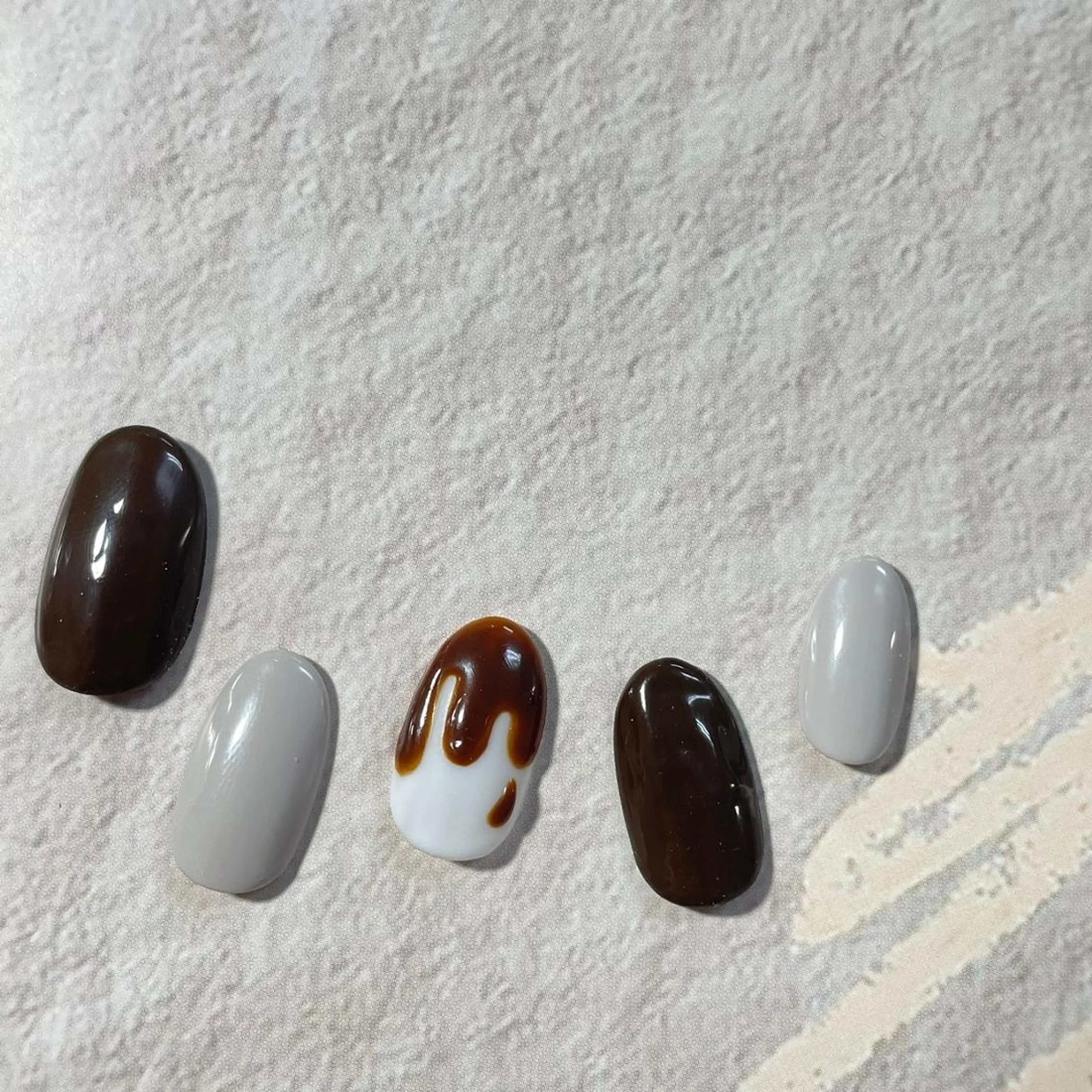 ネイル ハンドネイル Trinity ネイリストスタッフのネイルデザイン