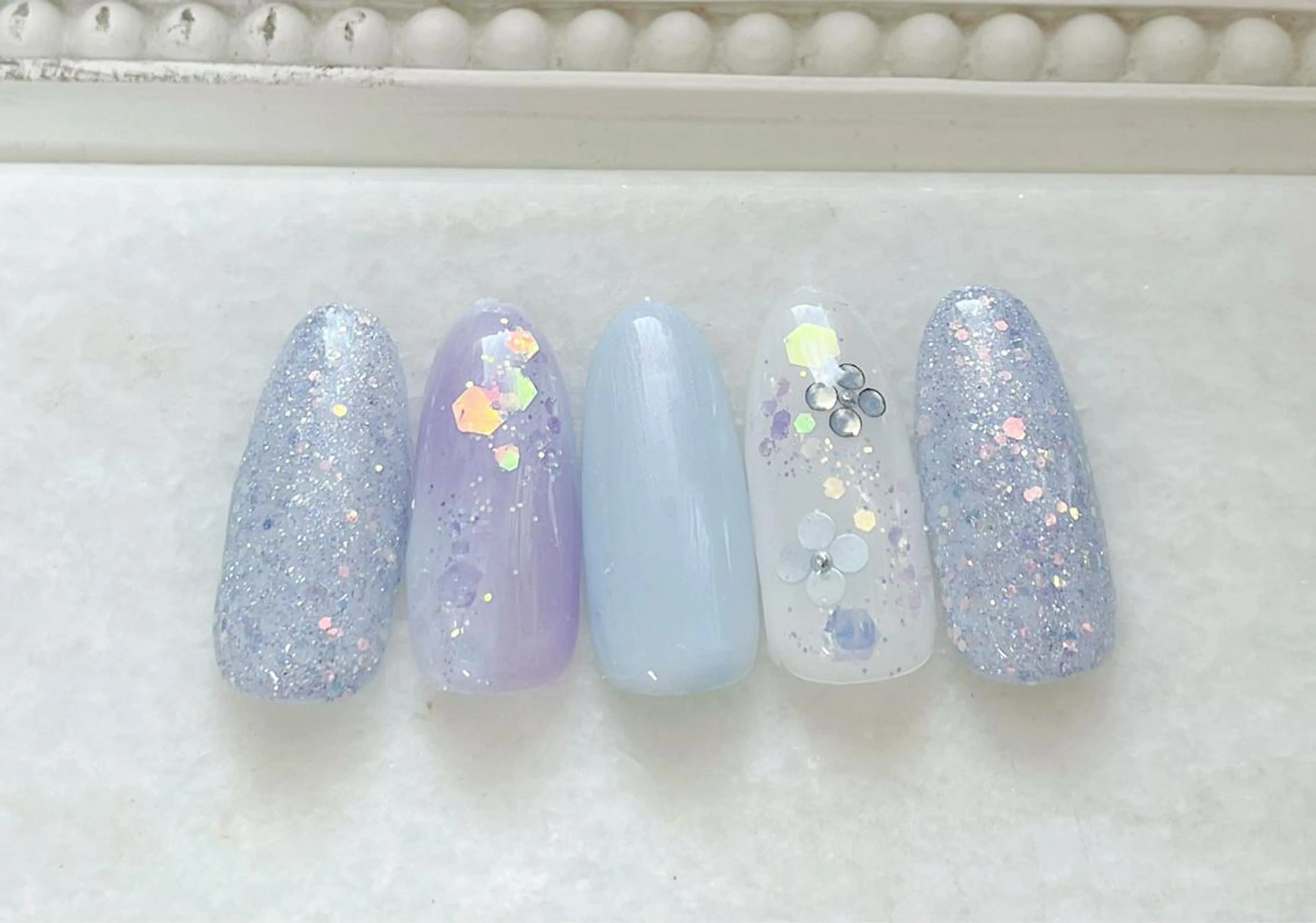 ネイル ジェルネイル キラキラネイル パラジェル パープル ハンドネイル Satomi  のネイルデザイン