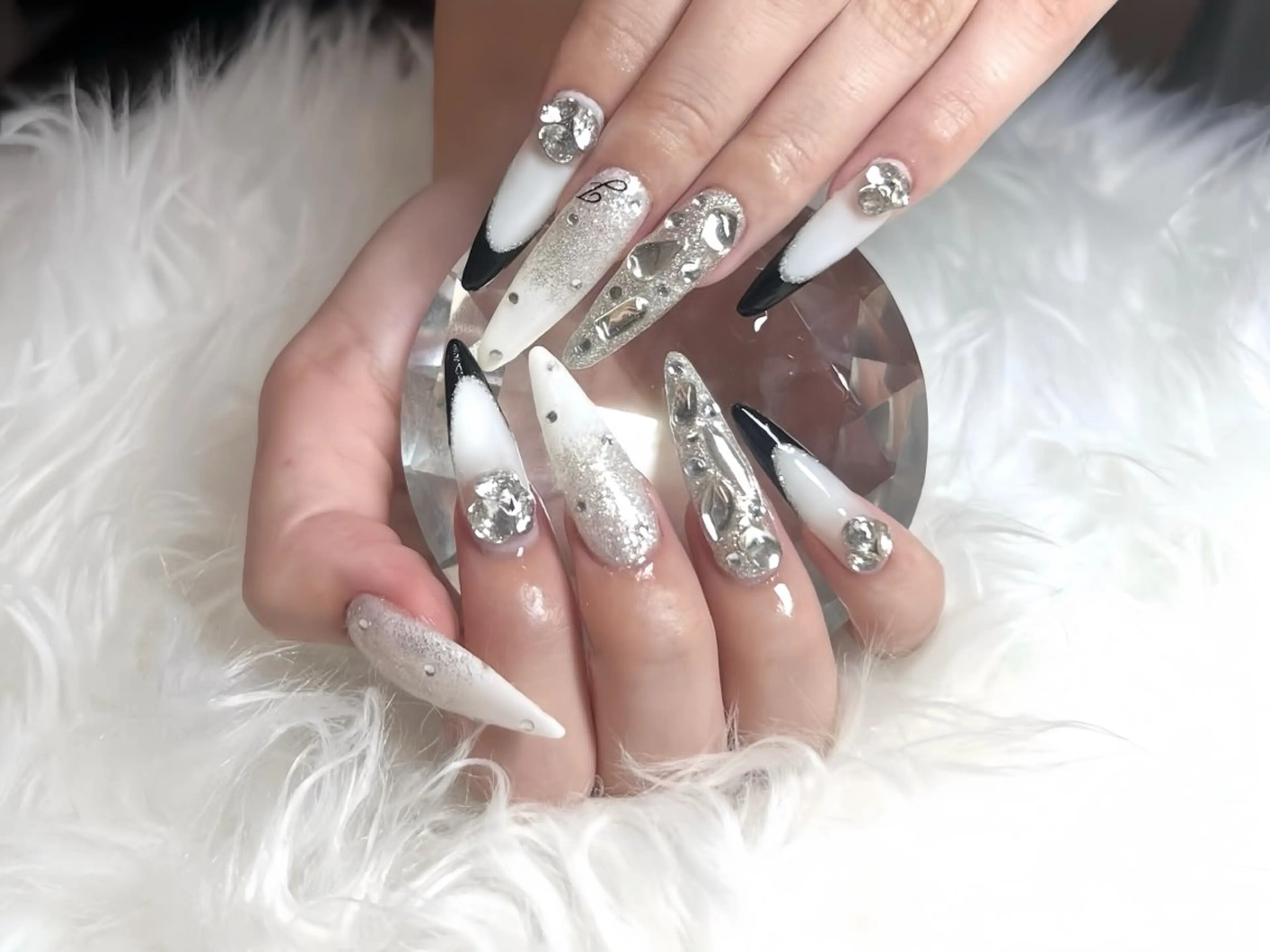 ネイル アートネイル フレンチネイル ジェルネイル 韓国ネイル ミラーネイル Rin Nail 新大久保店のネイルデザイン