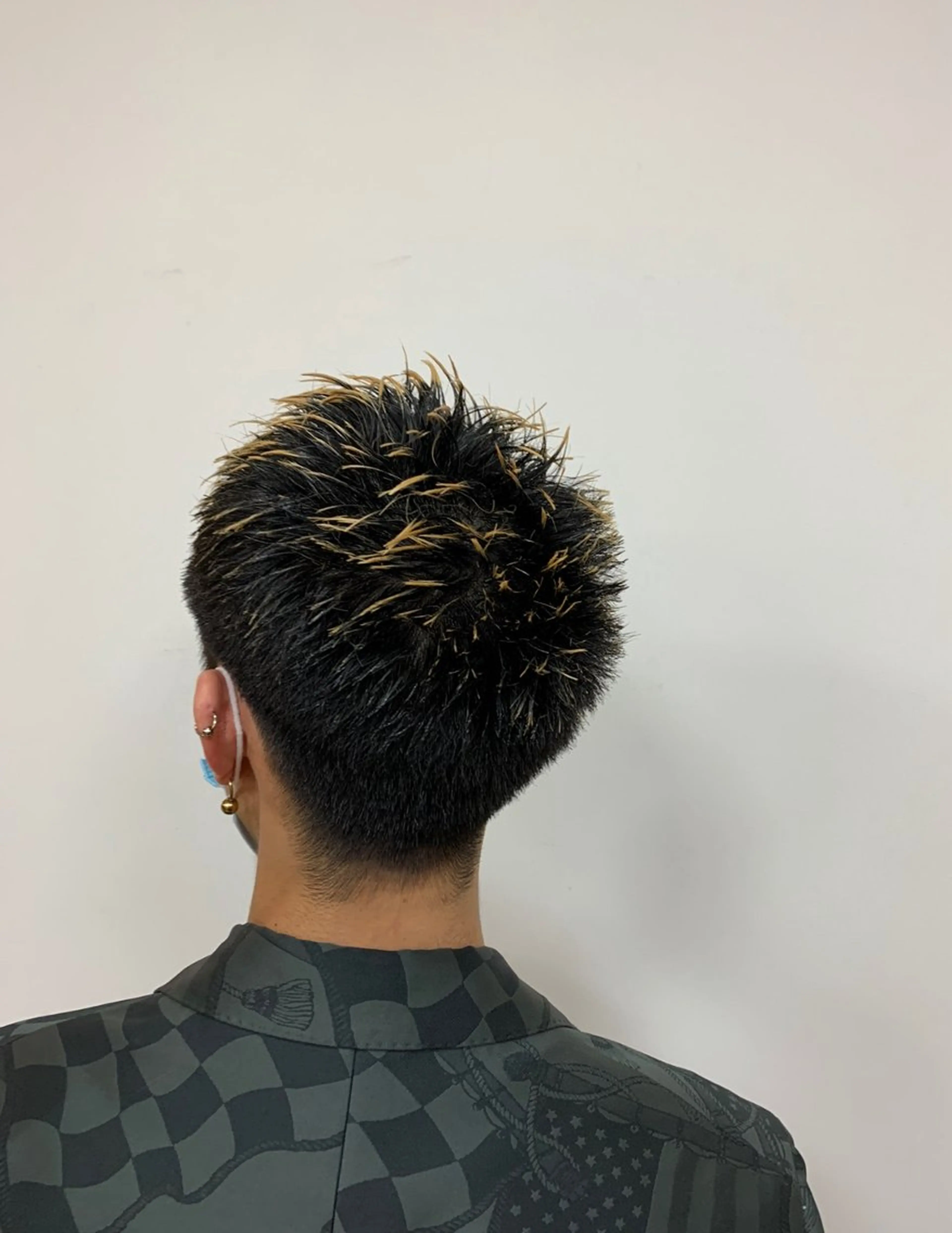 カット＋ハイライトブリーチ＋カラーの写真