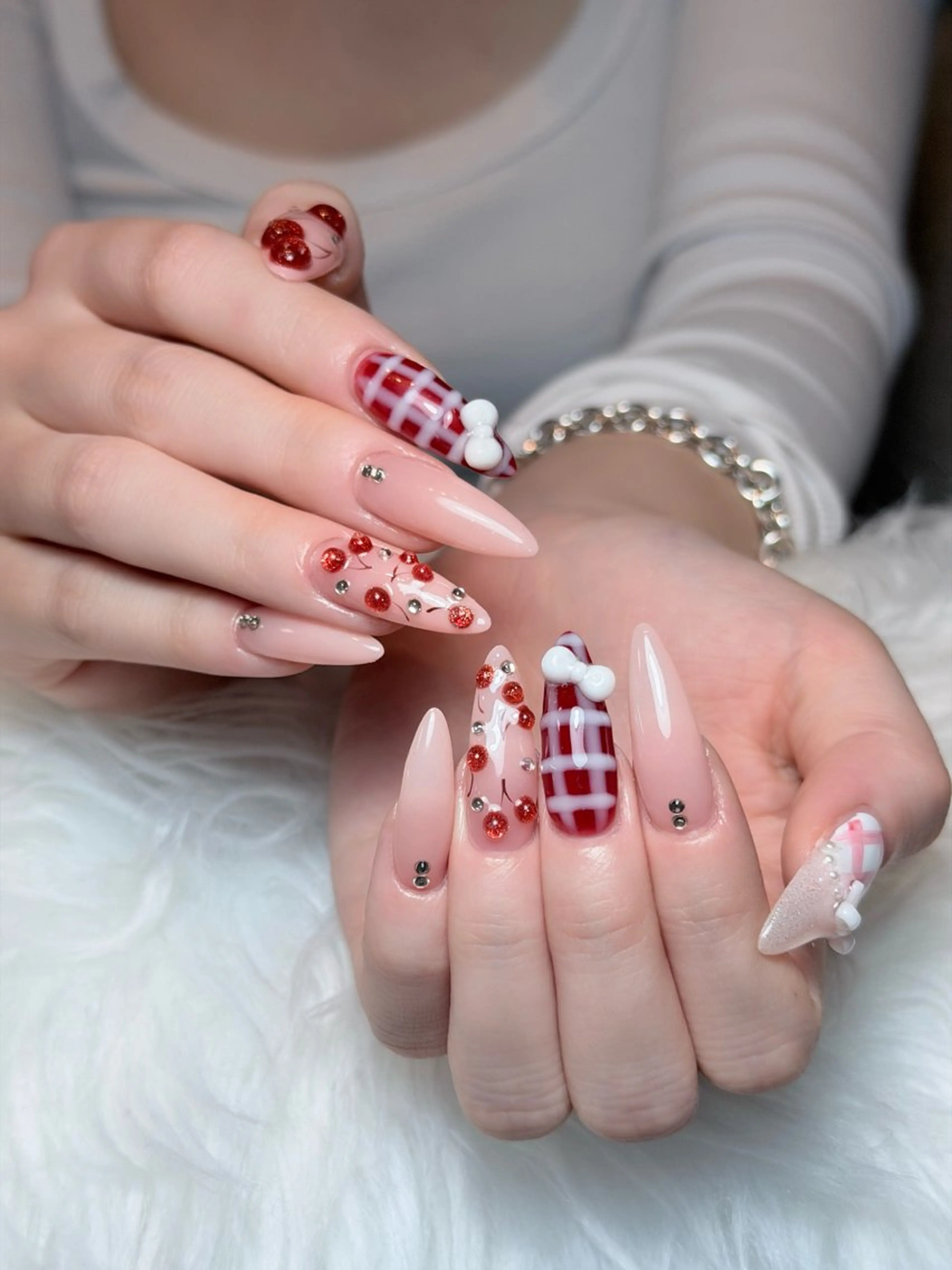 ネイル チークネイル ドット フレンチネイル グラデーション ハート ハンドネイル Julli NailStudioのネイルデザイン