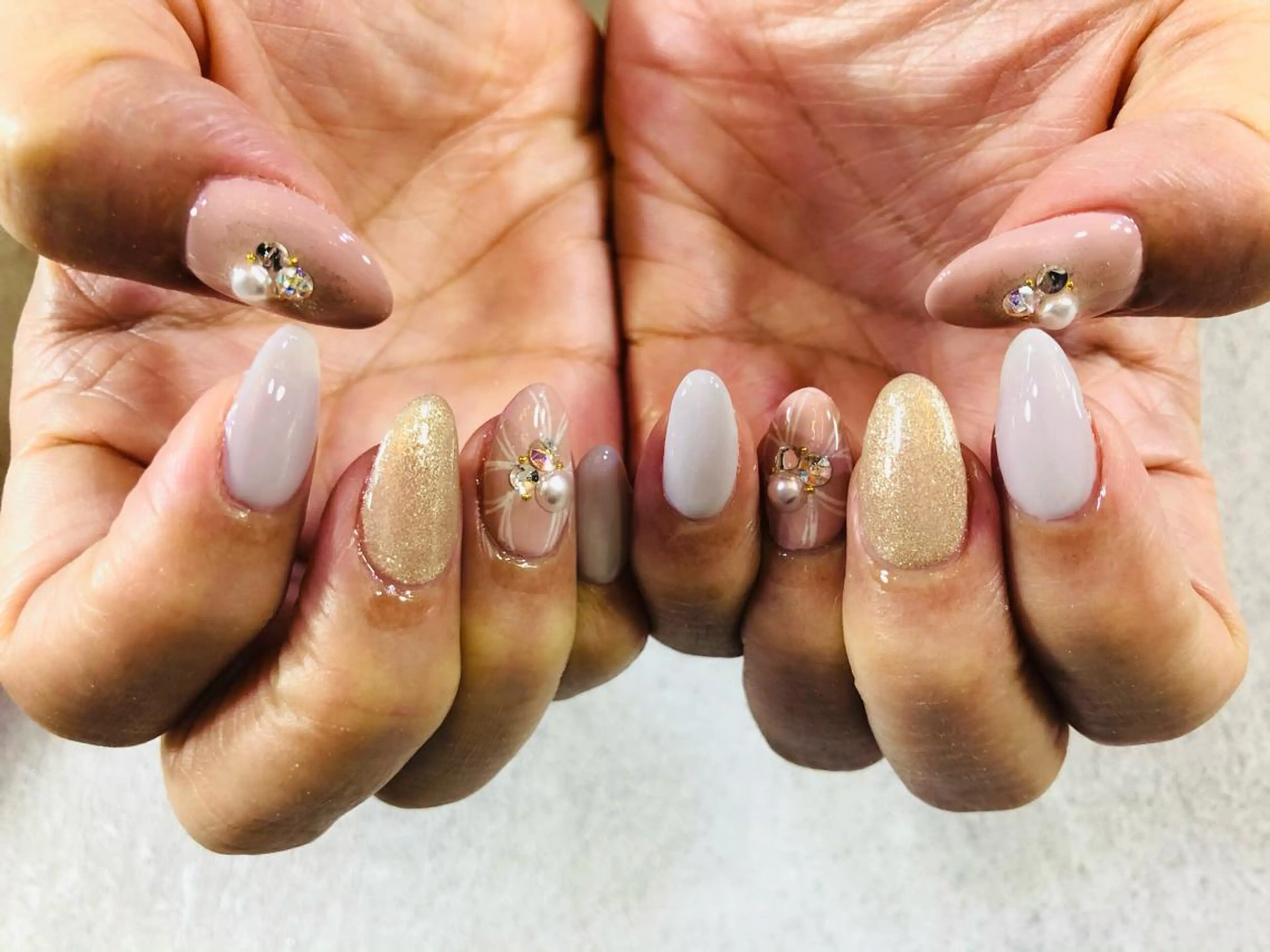 カラー ネイル アートネイル 春ネイル ハンドネイル 🌿Nnail🌿 プライベートサロンのネイルデザイン