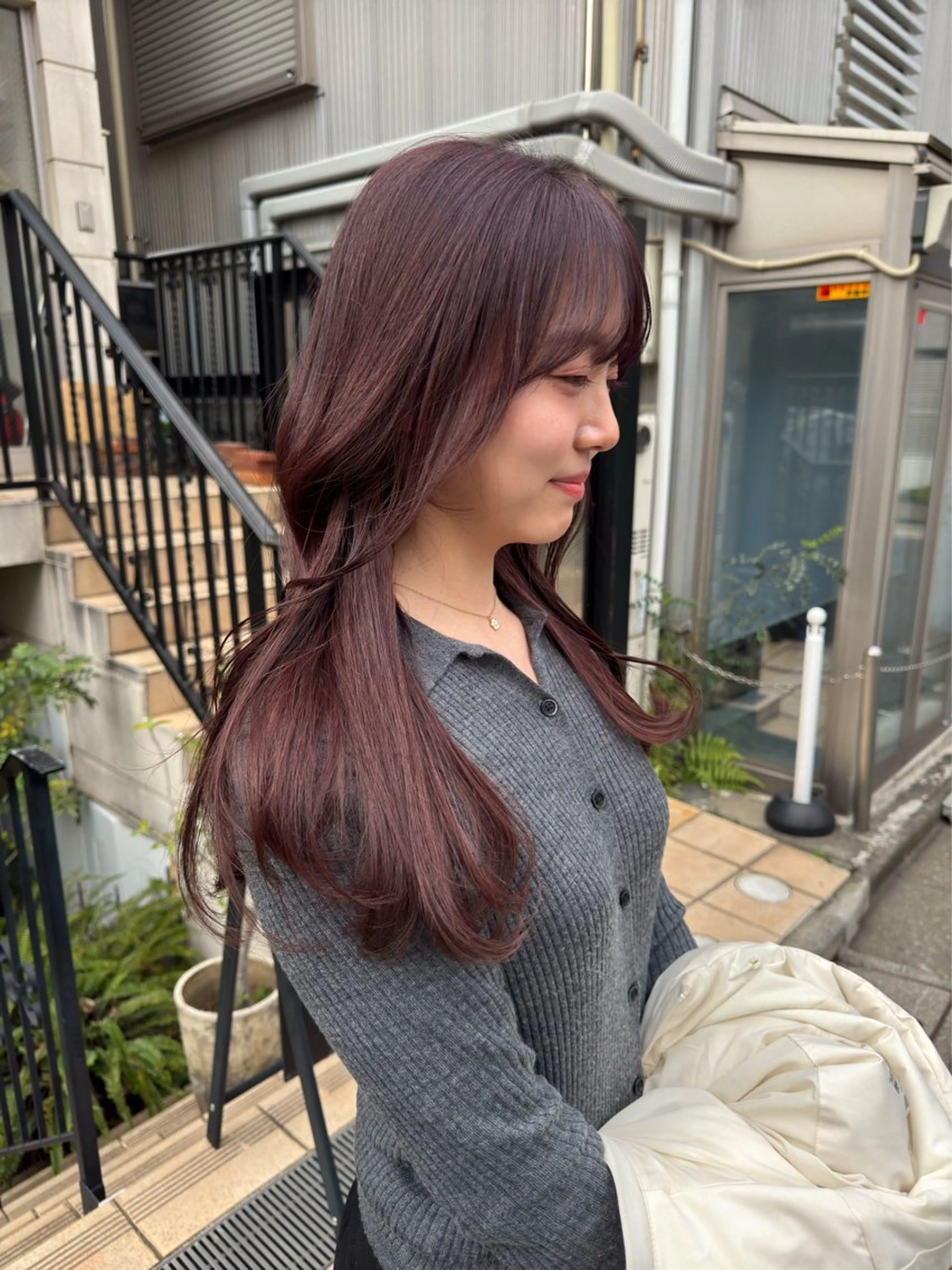 ロング カラー ブラウンカラー ピンクカラー ピンクブラウン お呼ばれヘア✨️ Akari🧸🤍のヘアスタイル