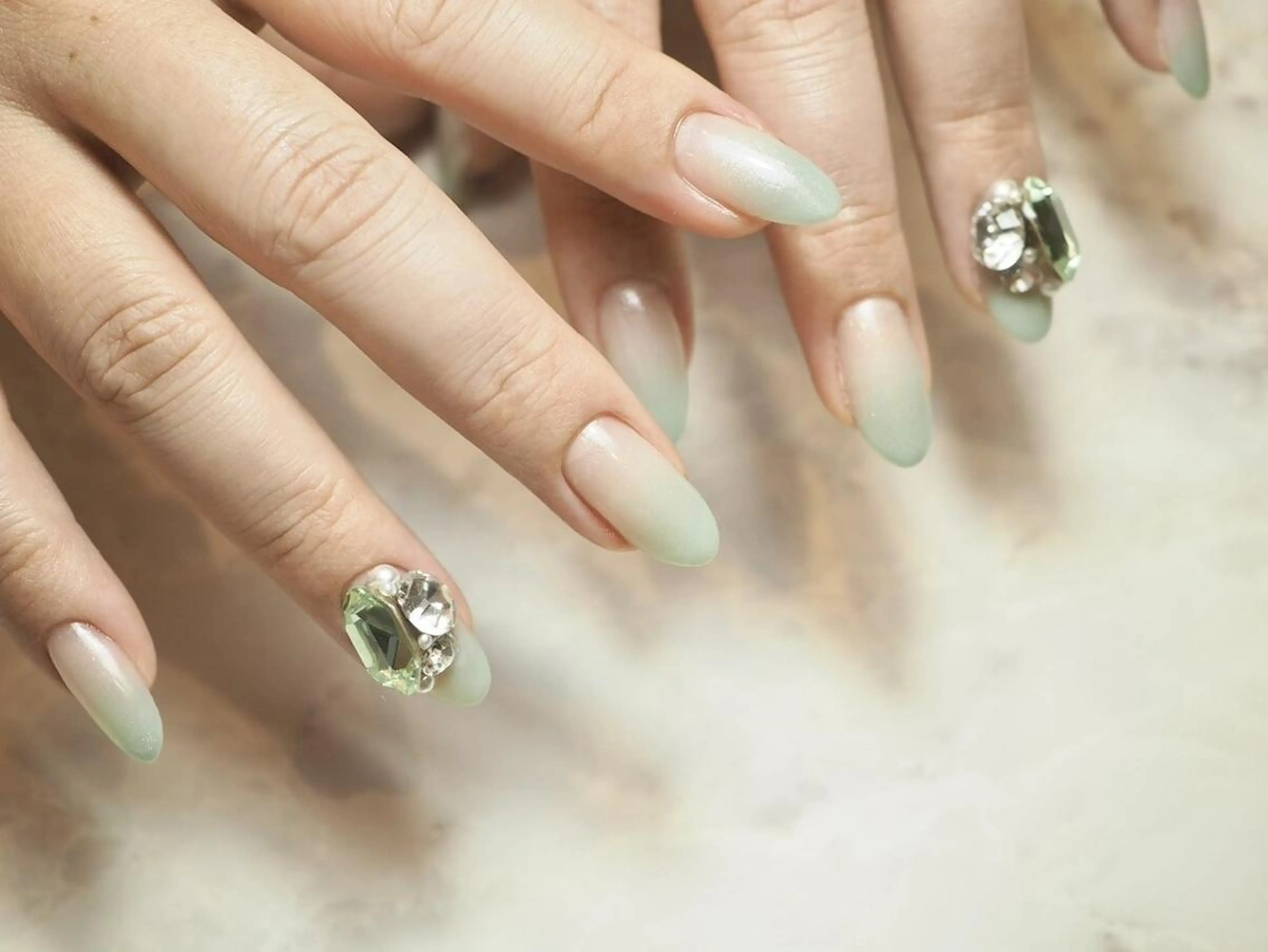 ネイル Lycka 菜央のネイルデザイン