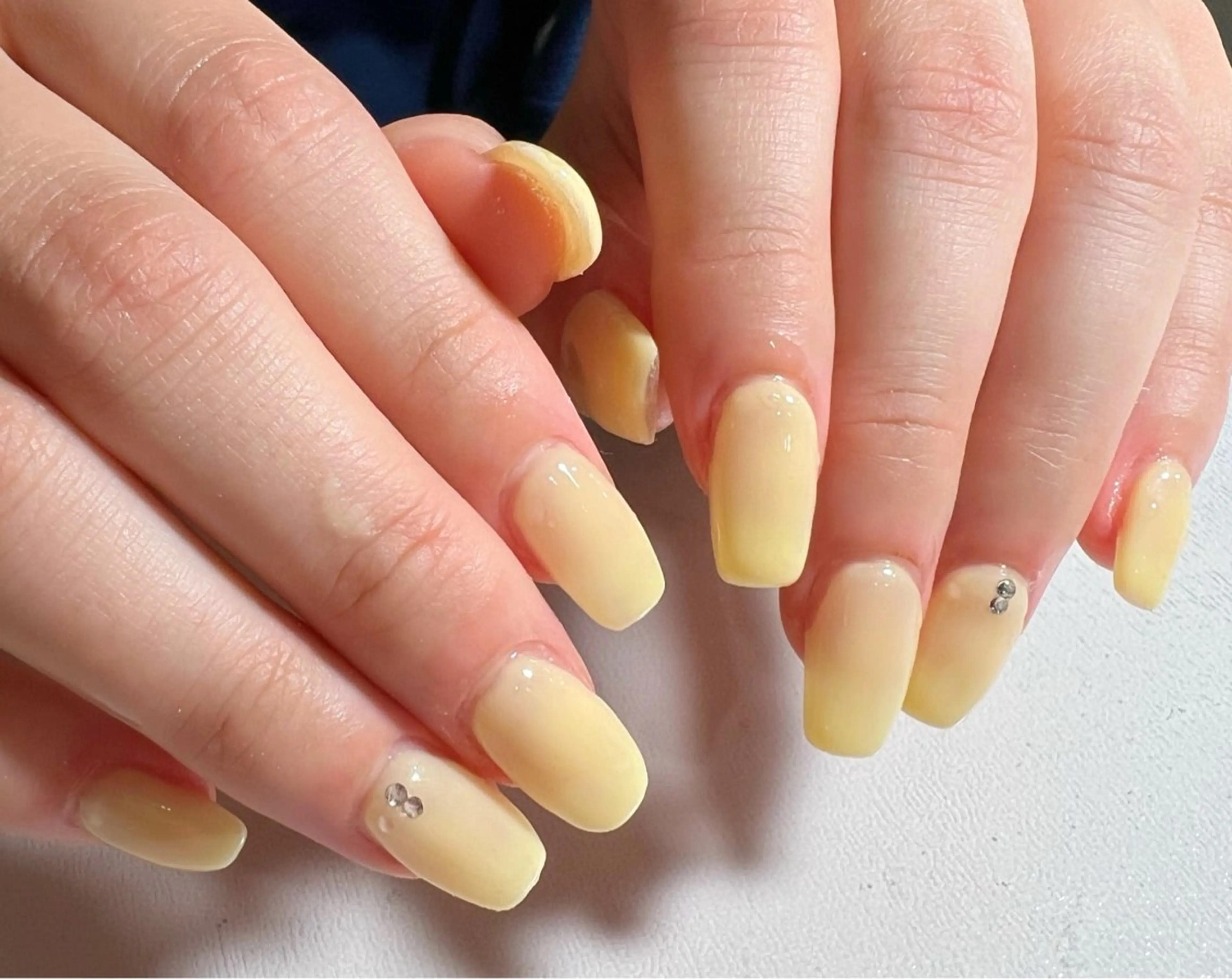 ネイル パステルネイル 春ネイル 黄色 ハンドネイル private salon mieのネイルデザイン