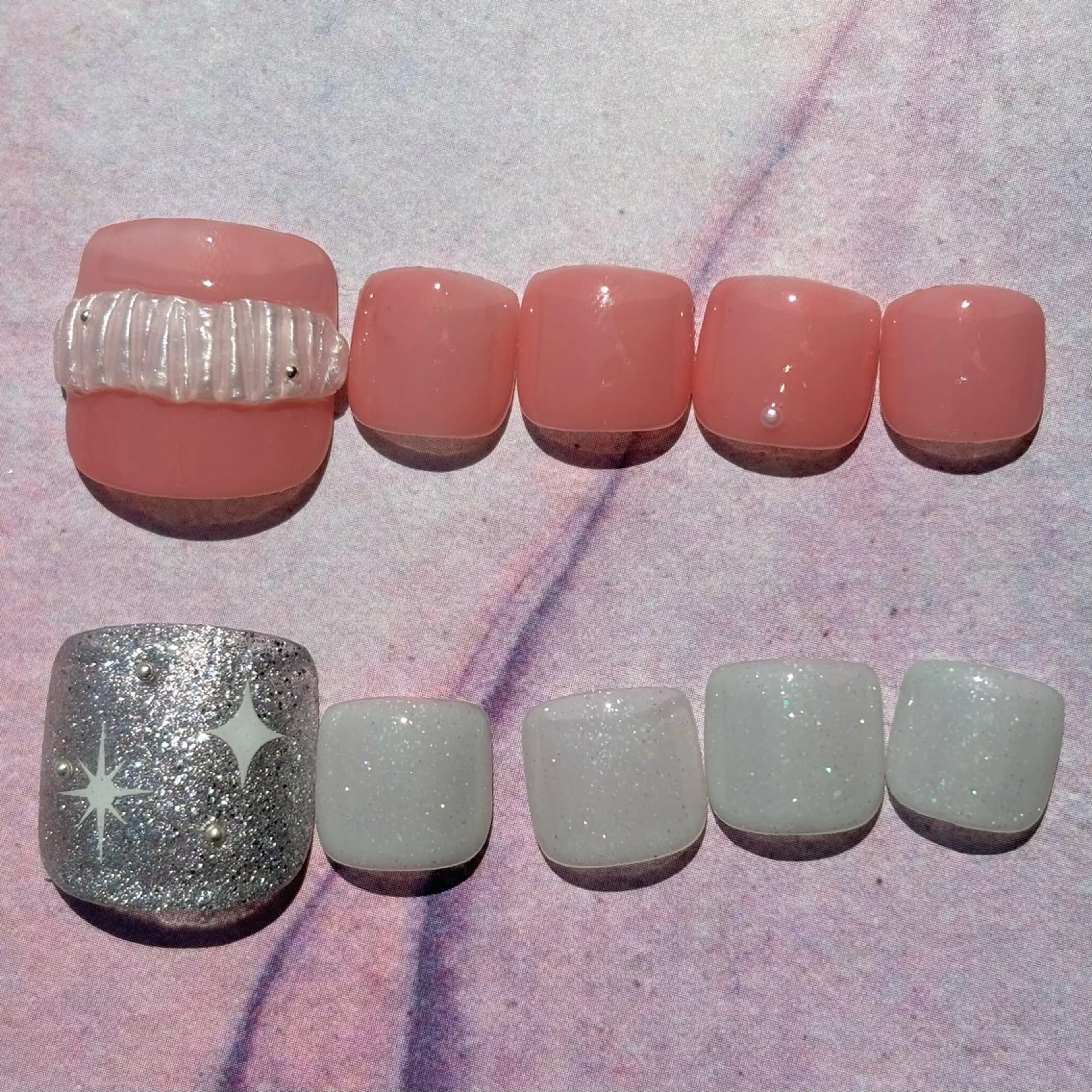 ネイル ジェルネイル キラキラネイル シルバー 伊藤 貴恵のネイルデザイン