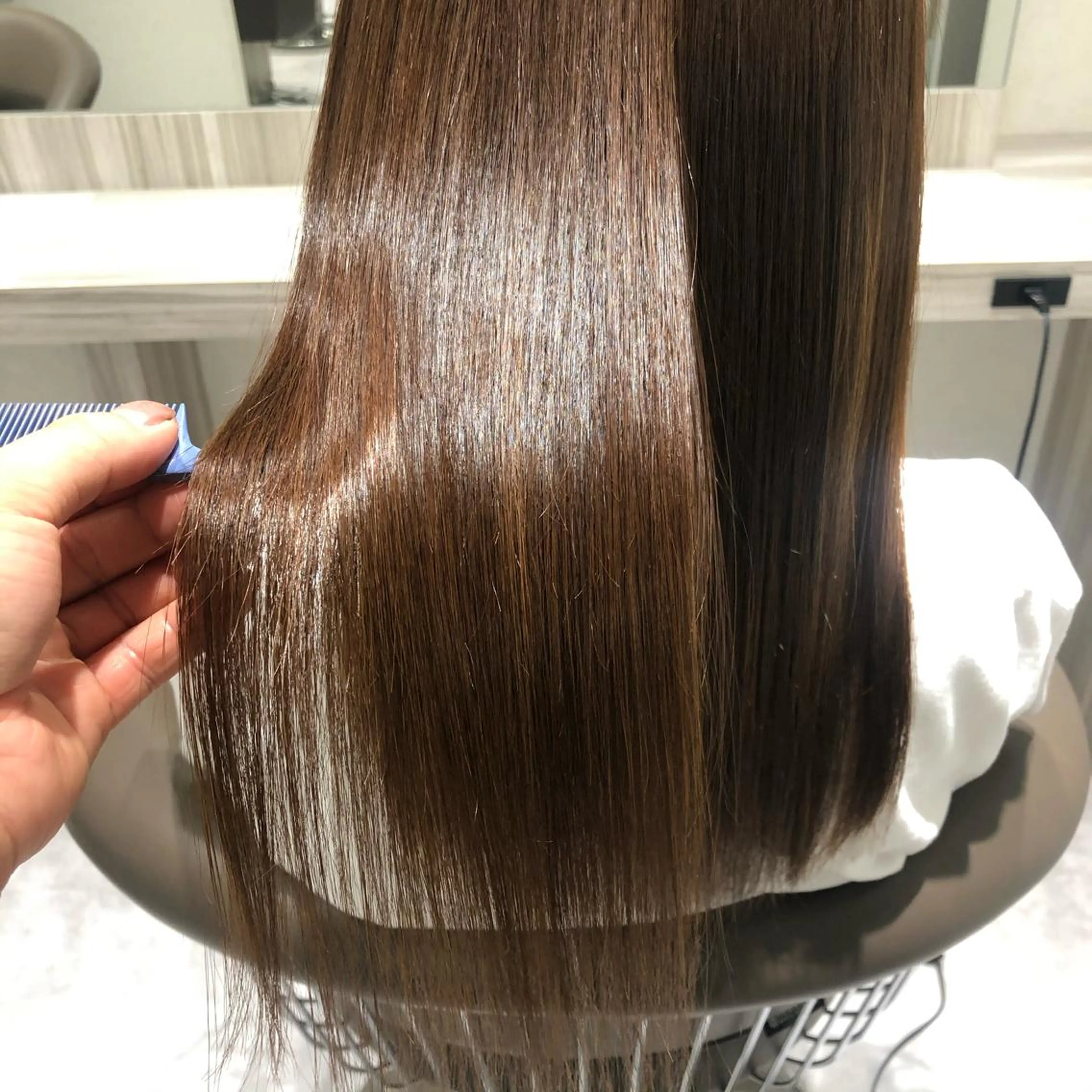 ロング ムトウセイマ/ 縮毛矯正/ブリーチのヘアスタイル