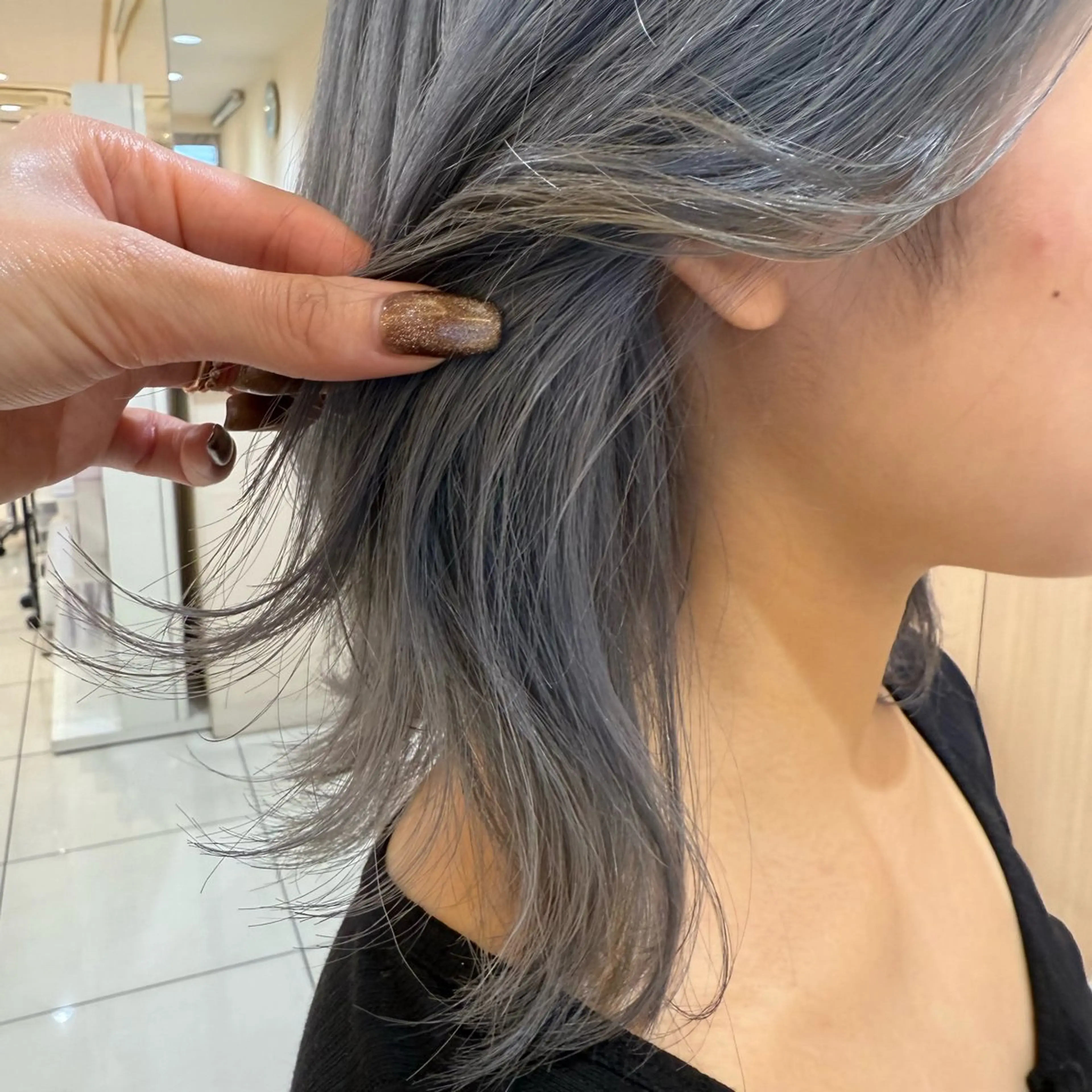 ミディアム カラー ヘアカラー トリートメント 店長ハイトーンカラー 柞山史奈のヘアスタイル