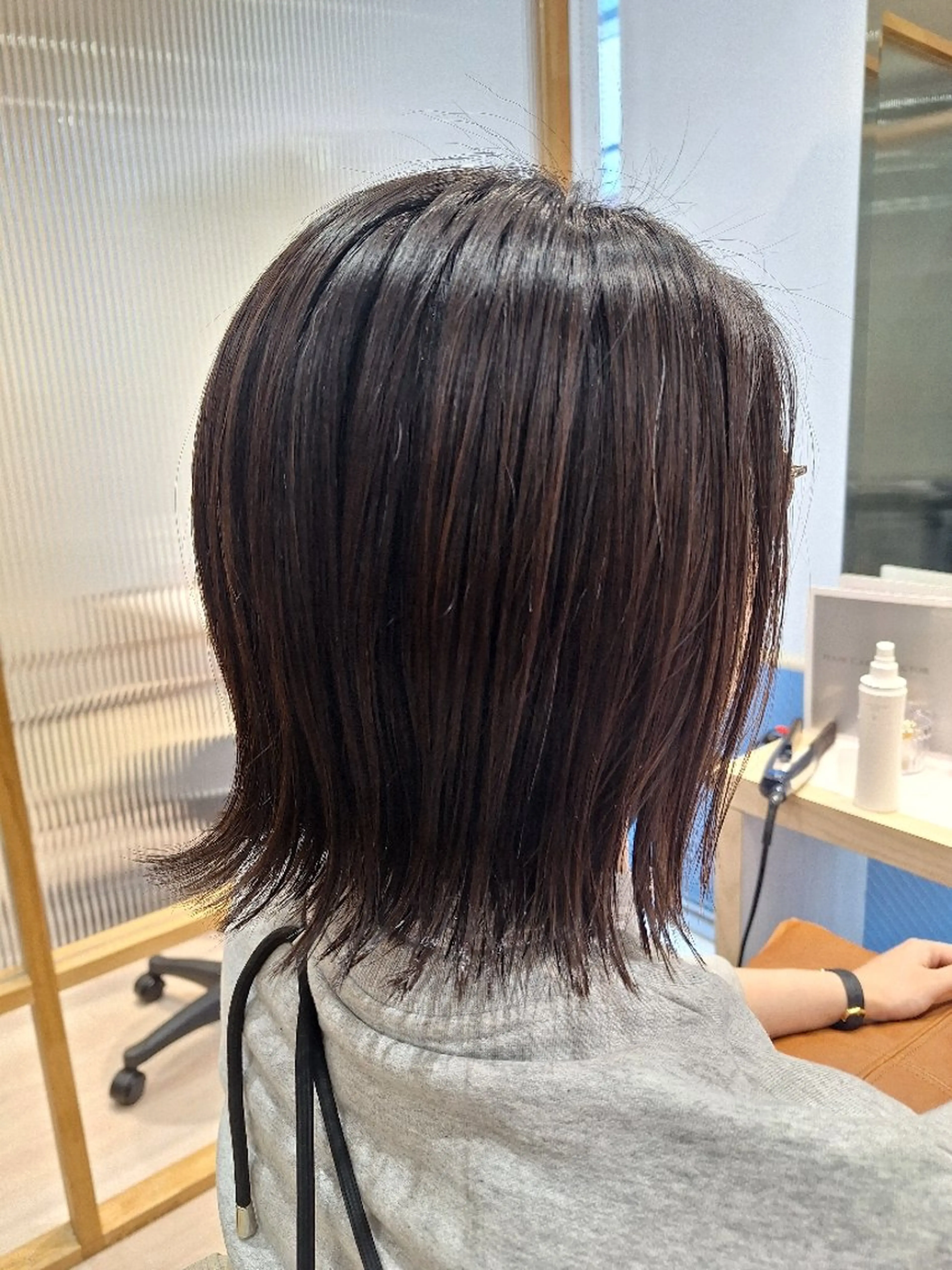 ショート ボブ 外ハネヘア カット 山田 一貴のヘアスタイル