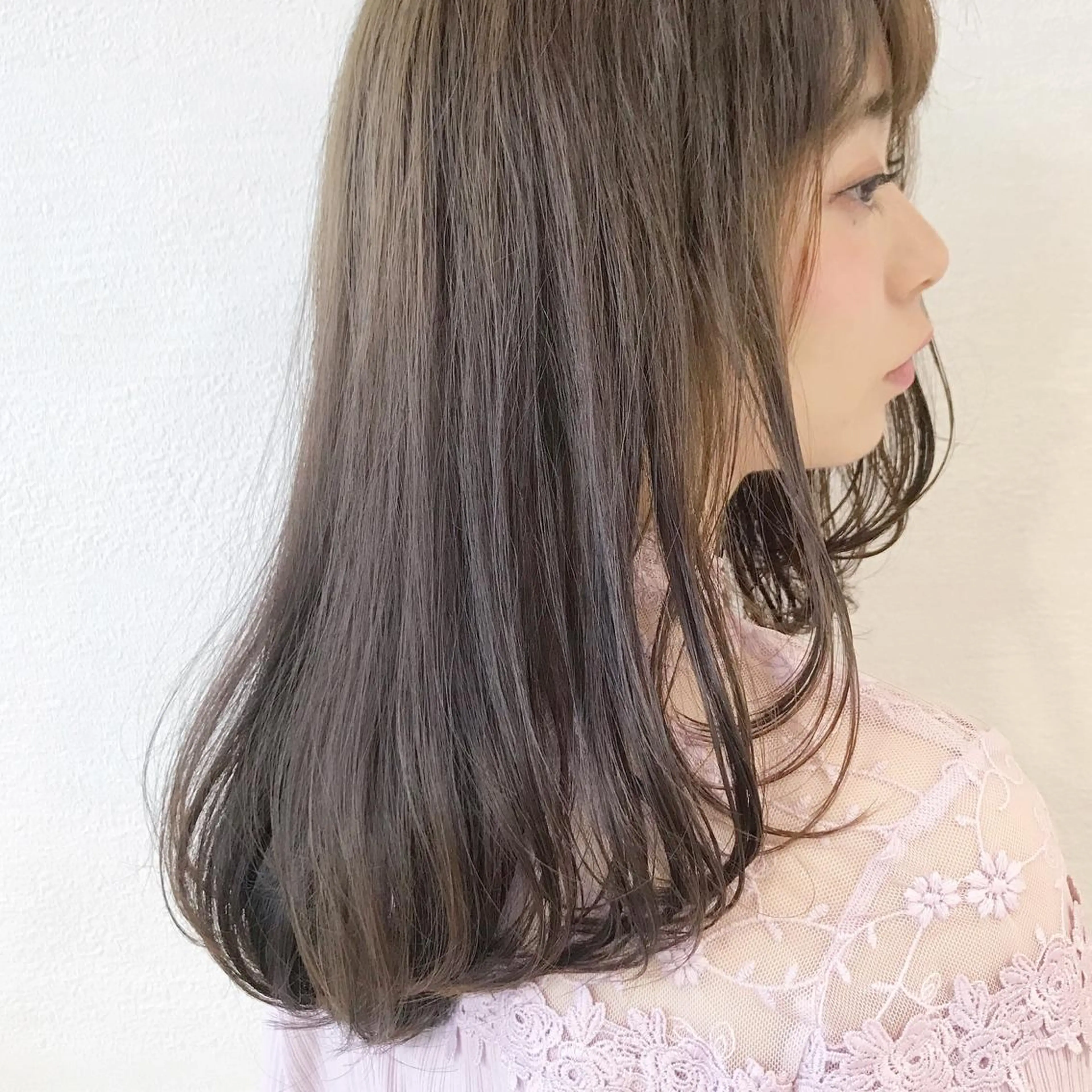セミロング 顔周りカット 伊 杏のヘアスタイル