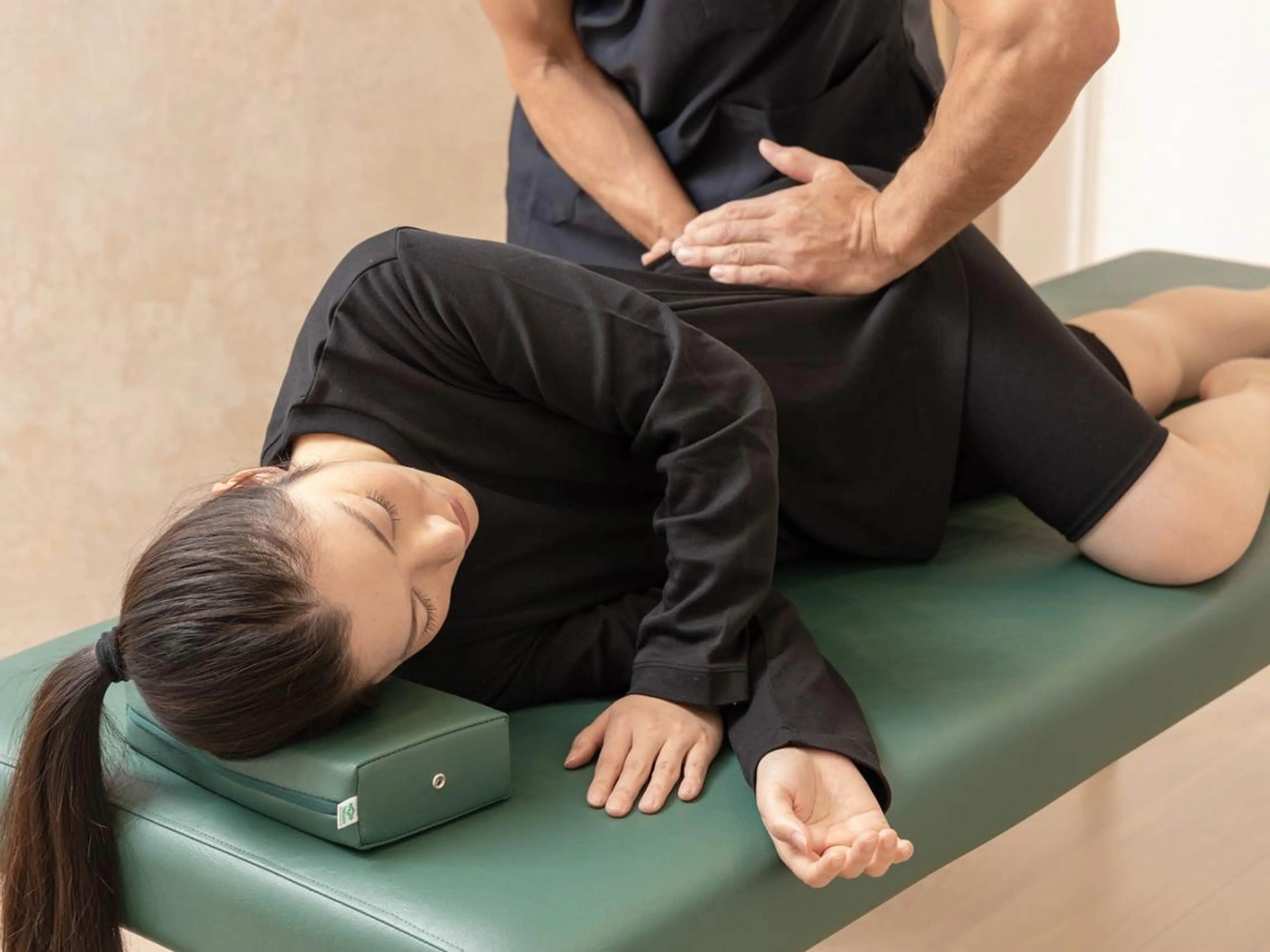 【誰もが振り向くスタイルに☆】美姿勢矯正＋美脚矯正60分 ¥11,200 ⇒ ¥4,500の写真