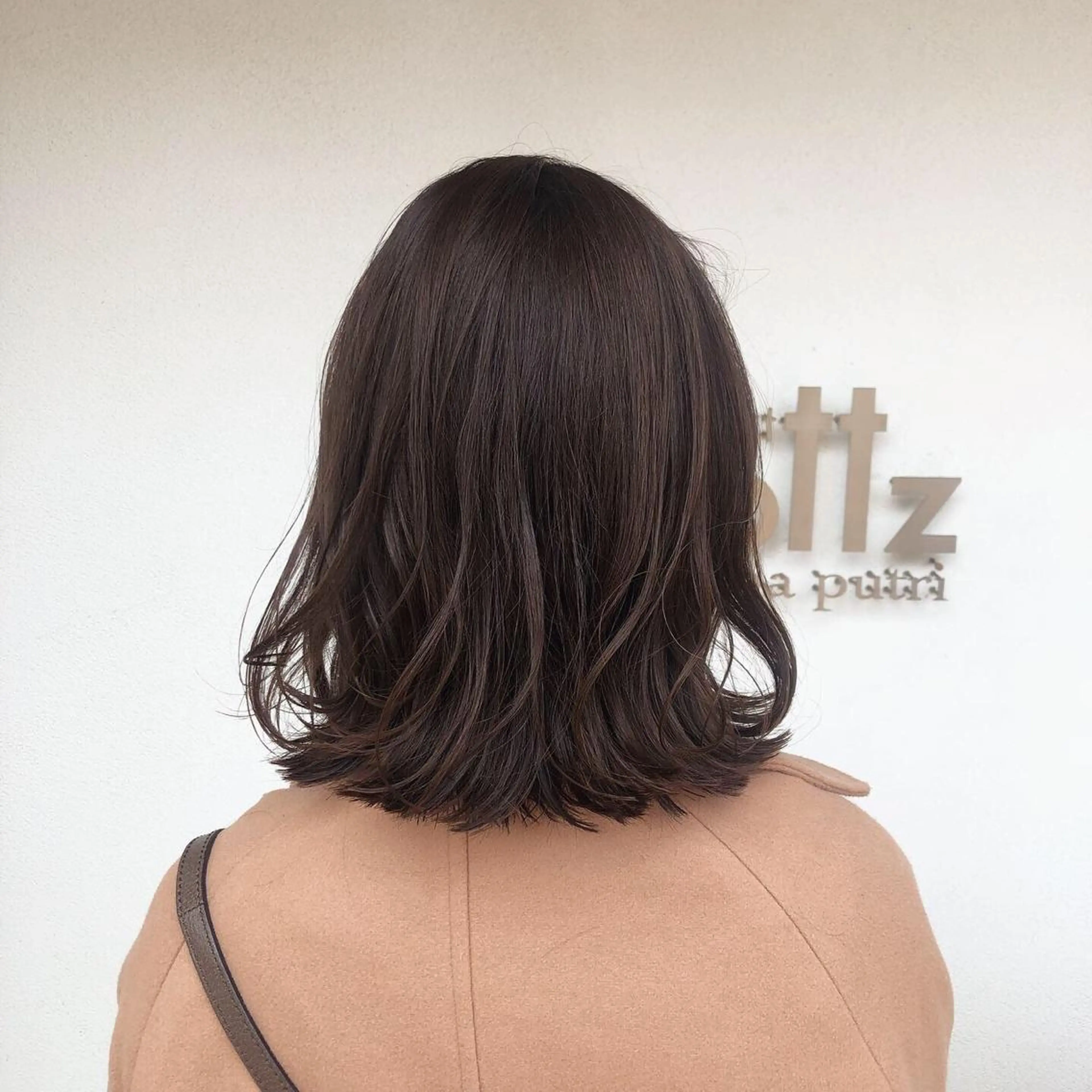 ミディアム カラー ヘアアレンジ ブラウンカラー ココアブラウン レイヤーカット カット ヘアカラー トリートメント 酸性縮毛矯正🧴韓国 レイヤー/髪質改善のヘアスタイル