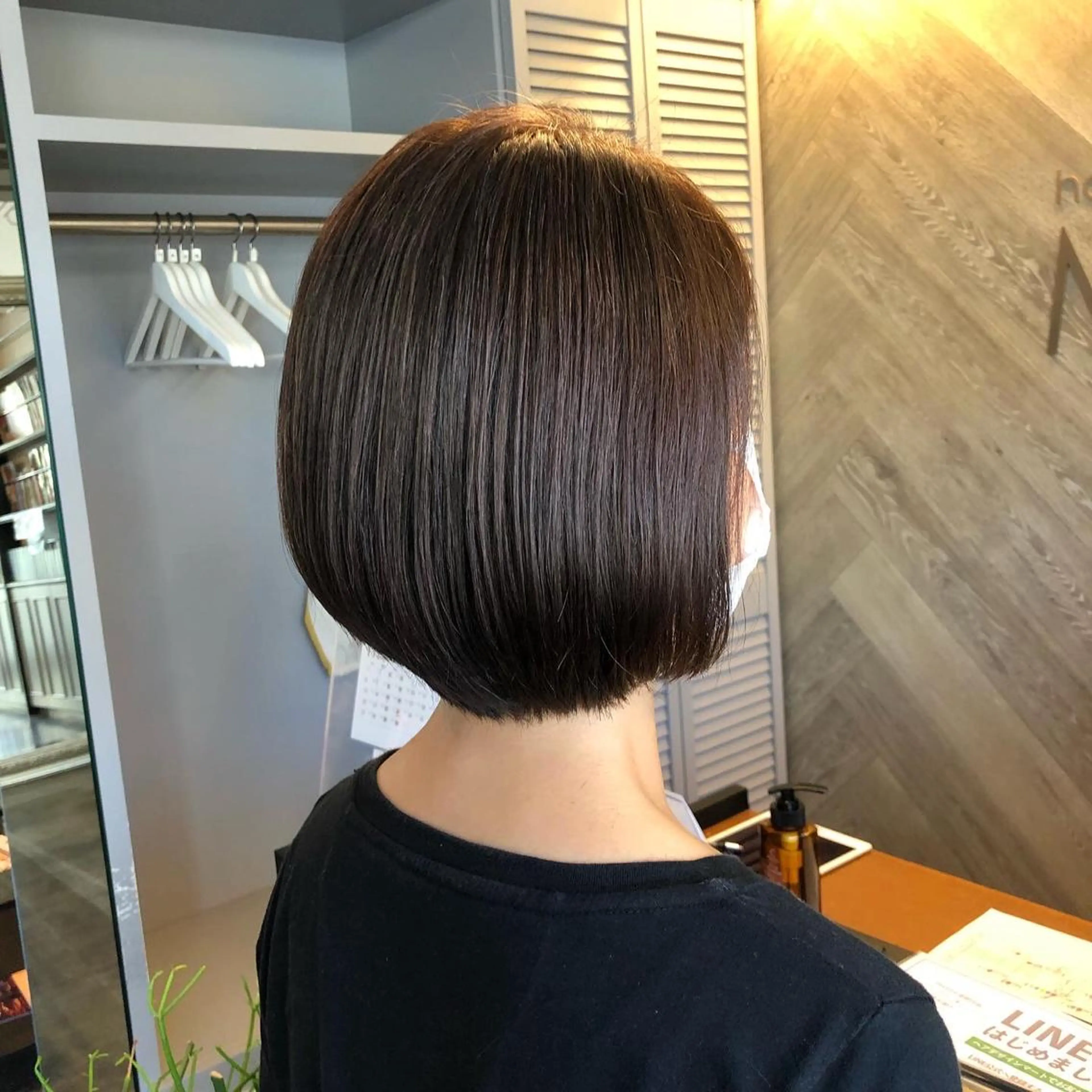ミディアム 若泉 真梨のヘアスタイル