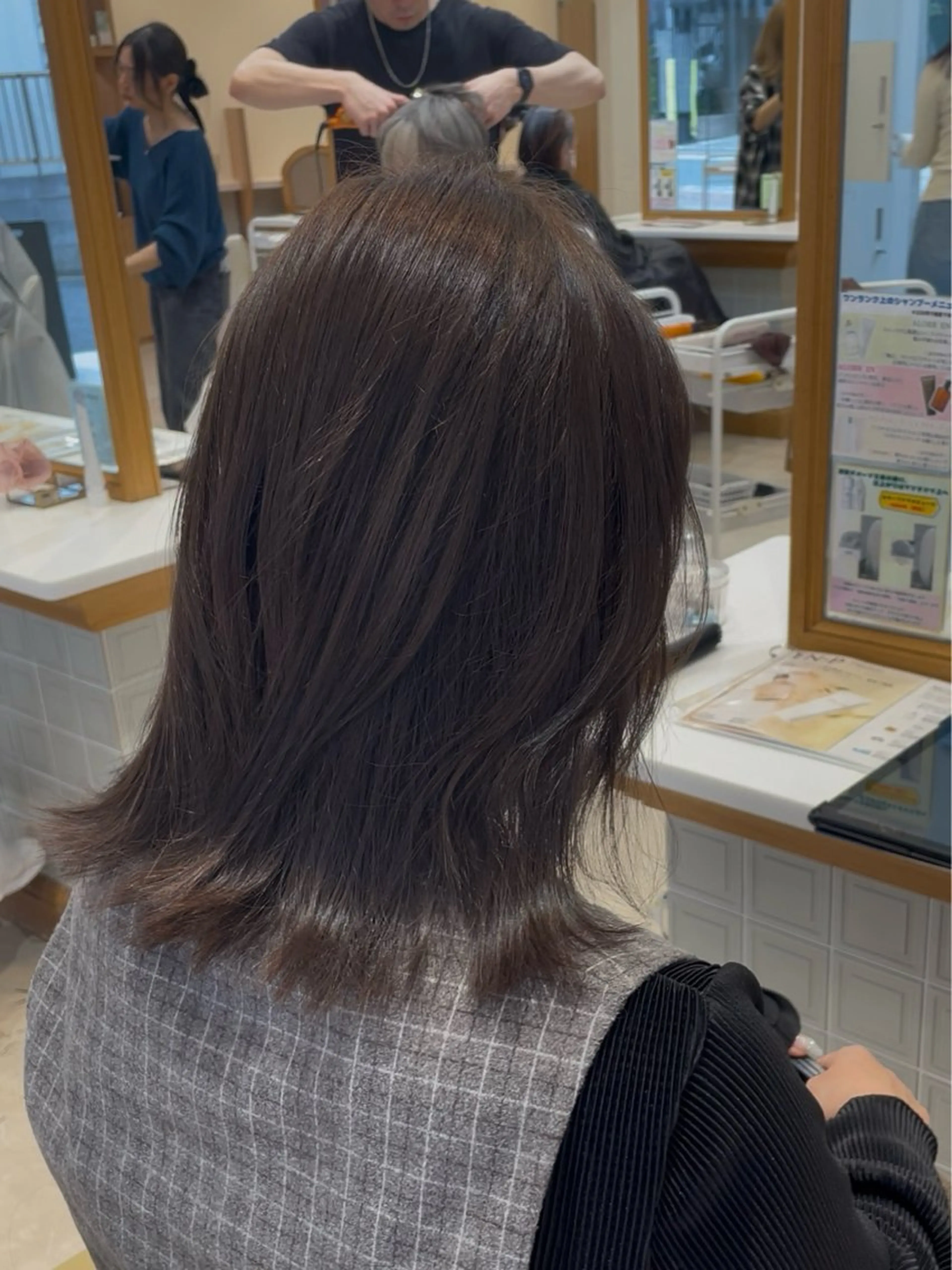 ミディアム カット ヘアカラー トリートメント 髪質改善ケア/透明感 カラー伊藤 千尋のヘアスタイル