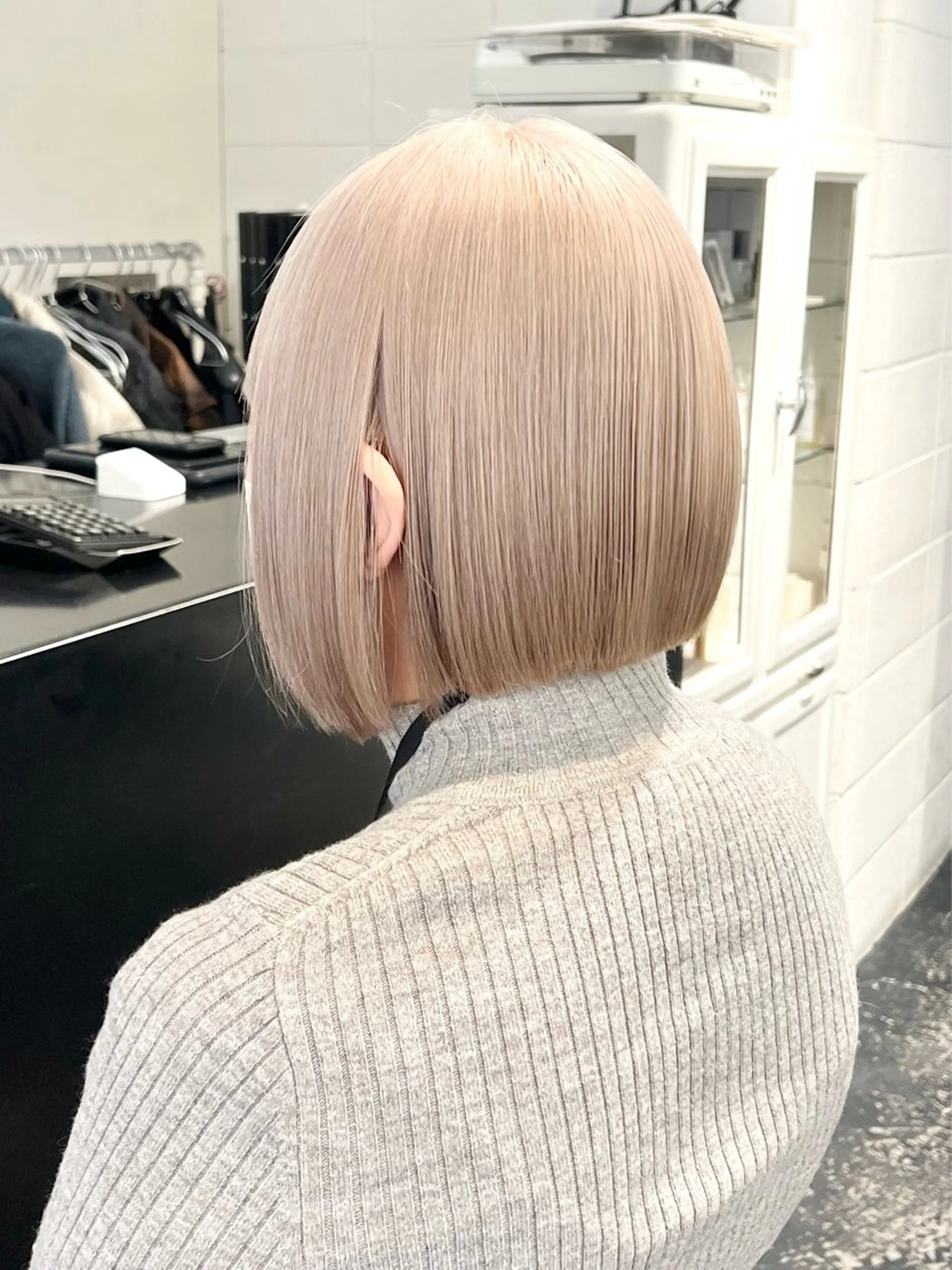 ショート カラー 切りっぱなしボブ アッシュ ベージュカラー ブリーチ ケアブリーチ HARU//原宿🤍 リピート率NO.1のヘアスタイル