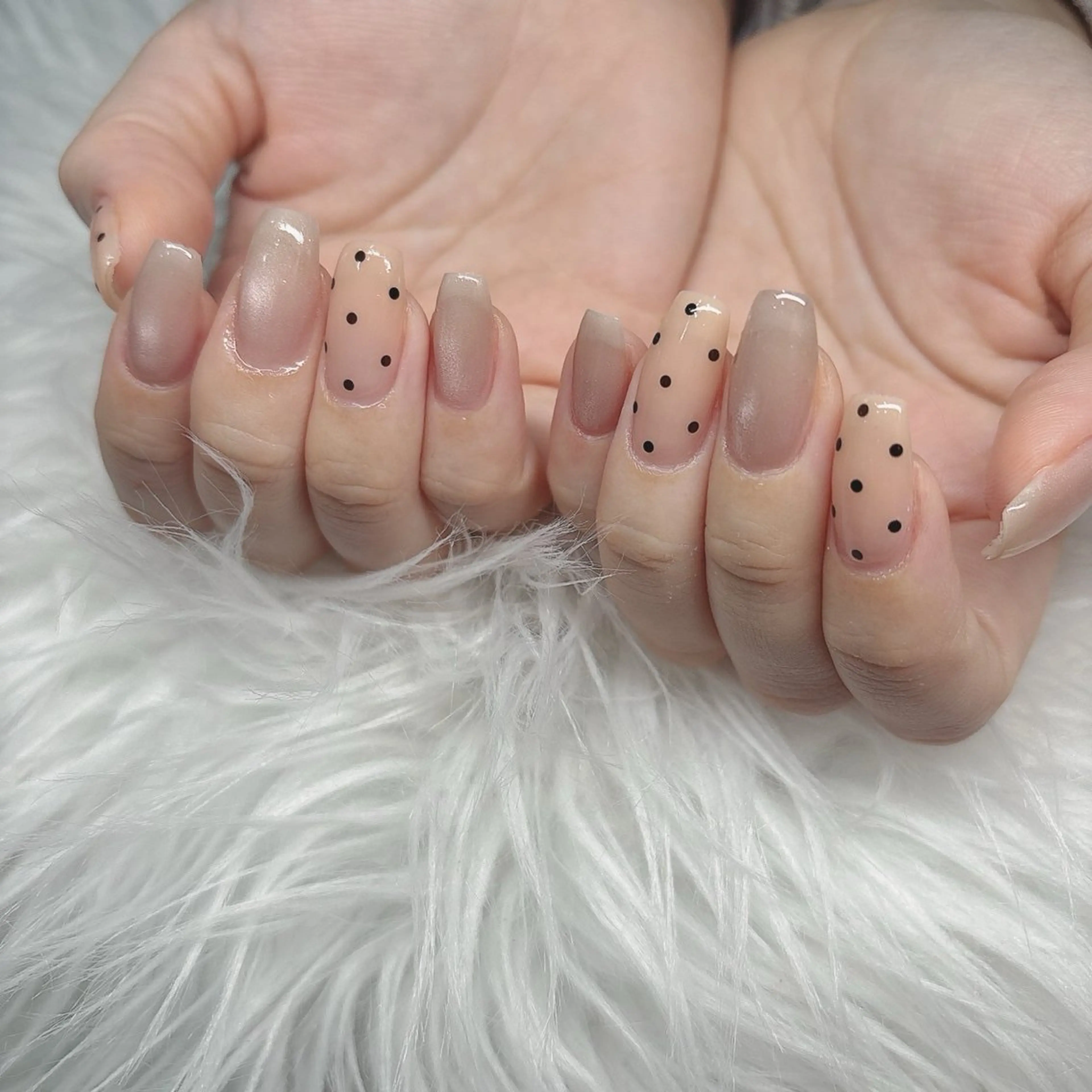 ネイル ドット マグネットネイル LIB VALLA haruka🎀🫧のネイルデザイン