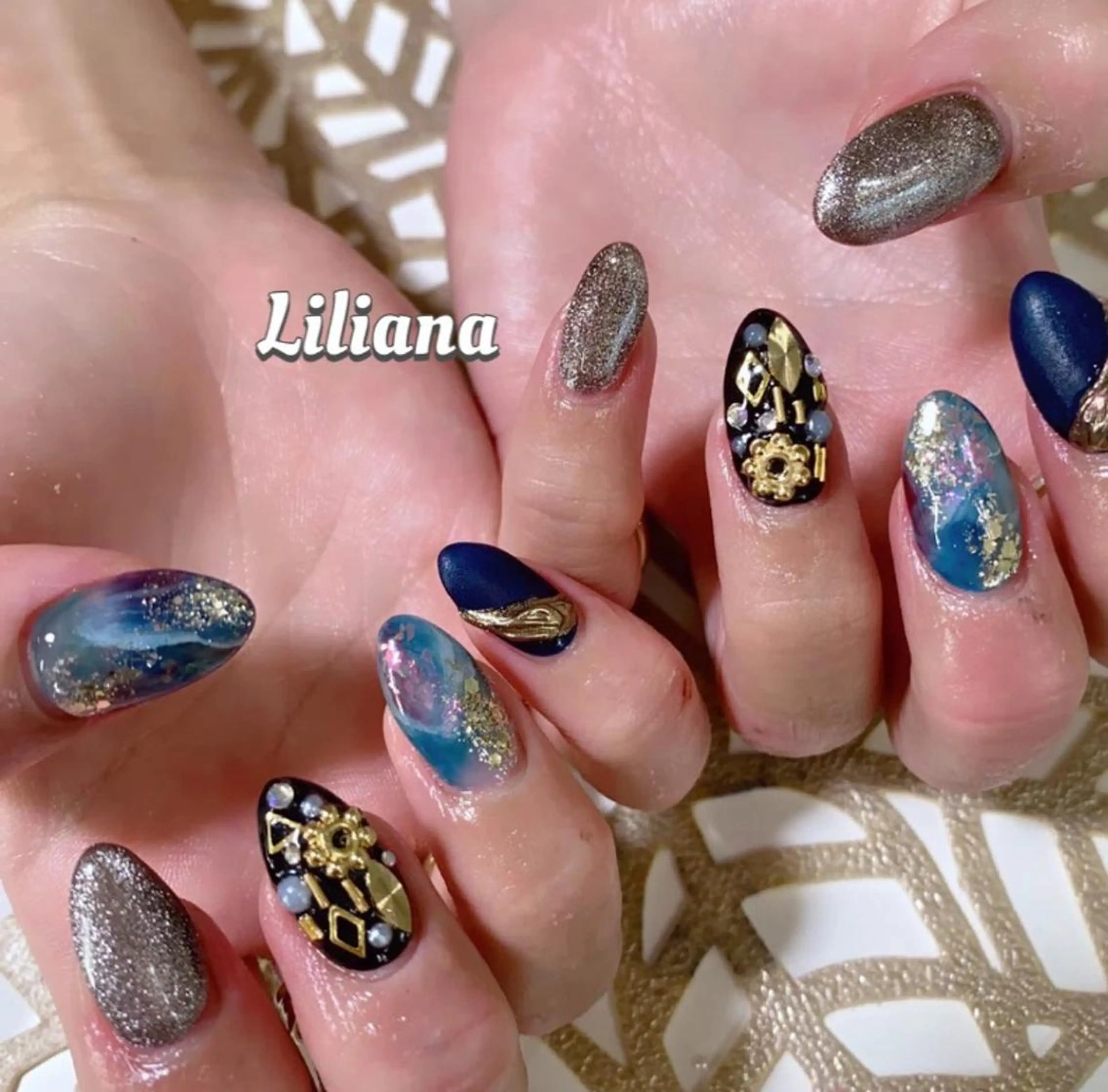 ネイル 艶々の美爪を〜 【リリアーナ】のネイルデザイン