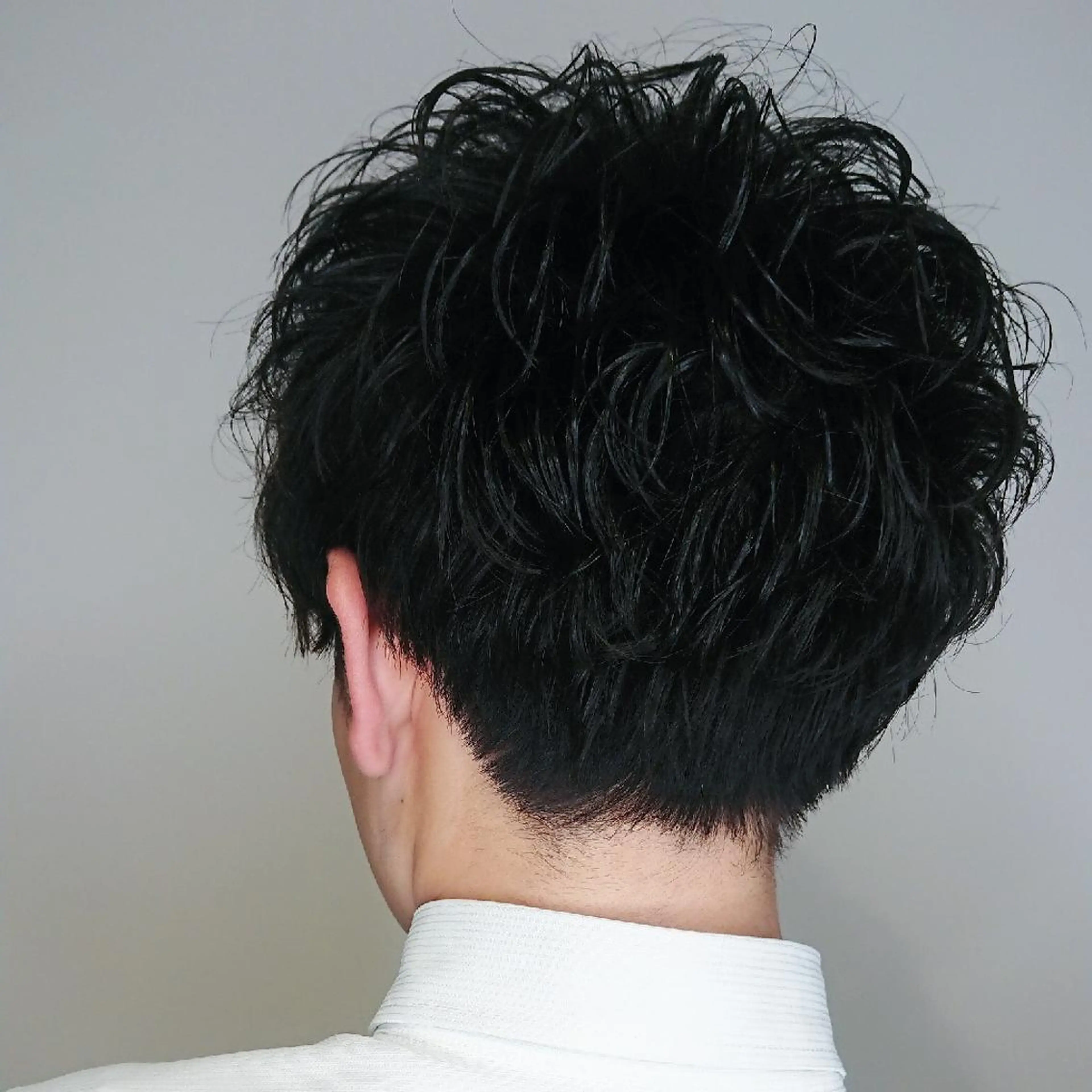 メンズ カラー パーマ ブリーチ/ヘアケア/ 艶髪/イギチハルのヘアスタイル