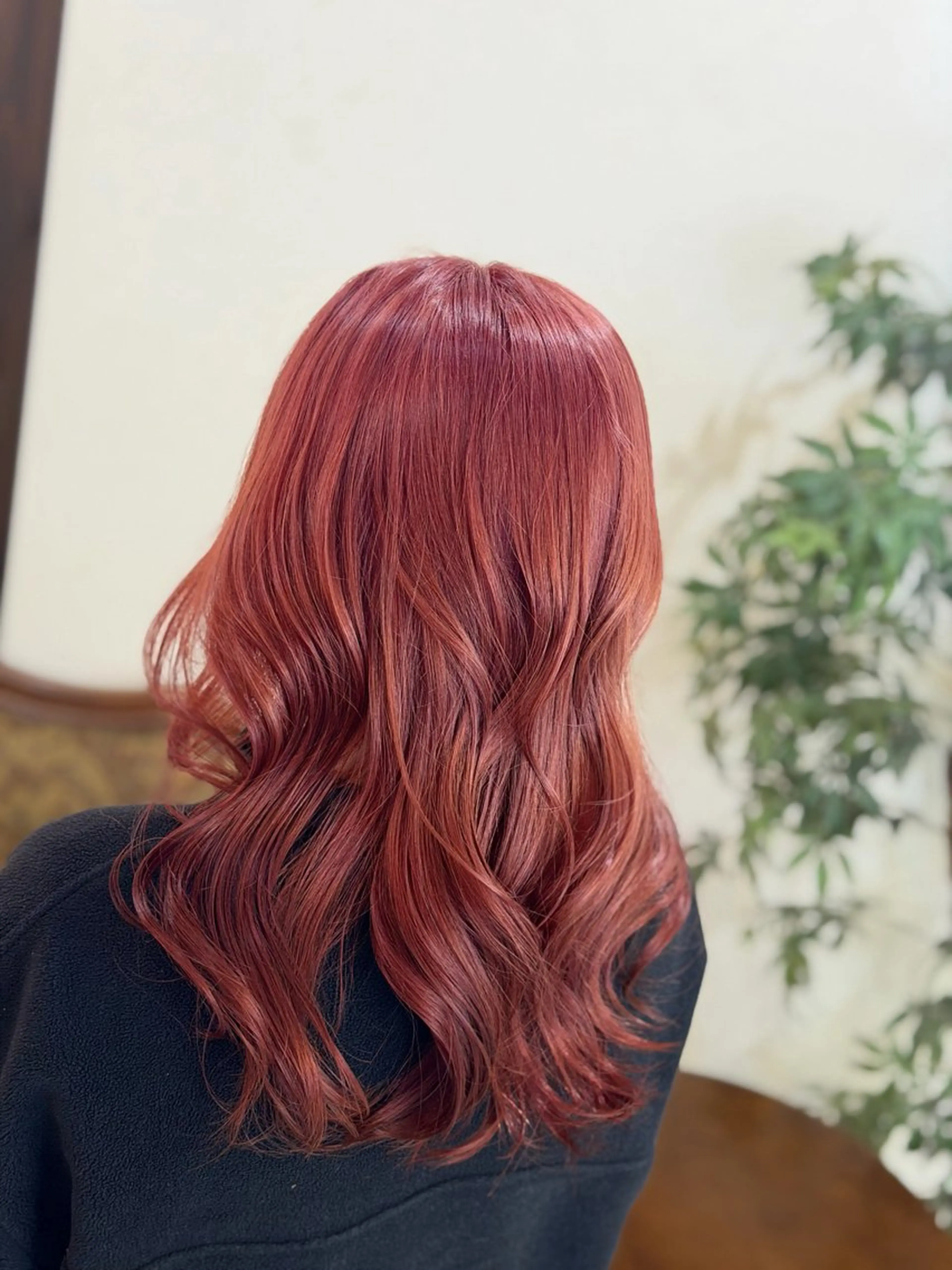 セミロング ヘアカラー 飯星慧斗 /ブリーチ、縮毛矯正のヘアスタイル