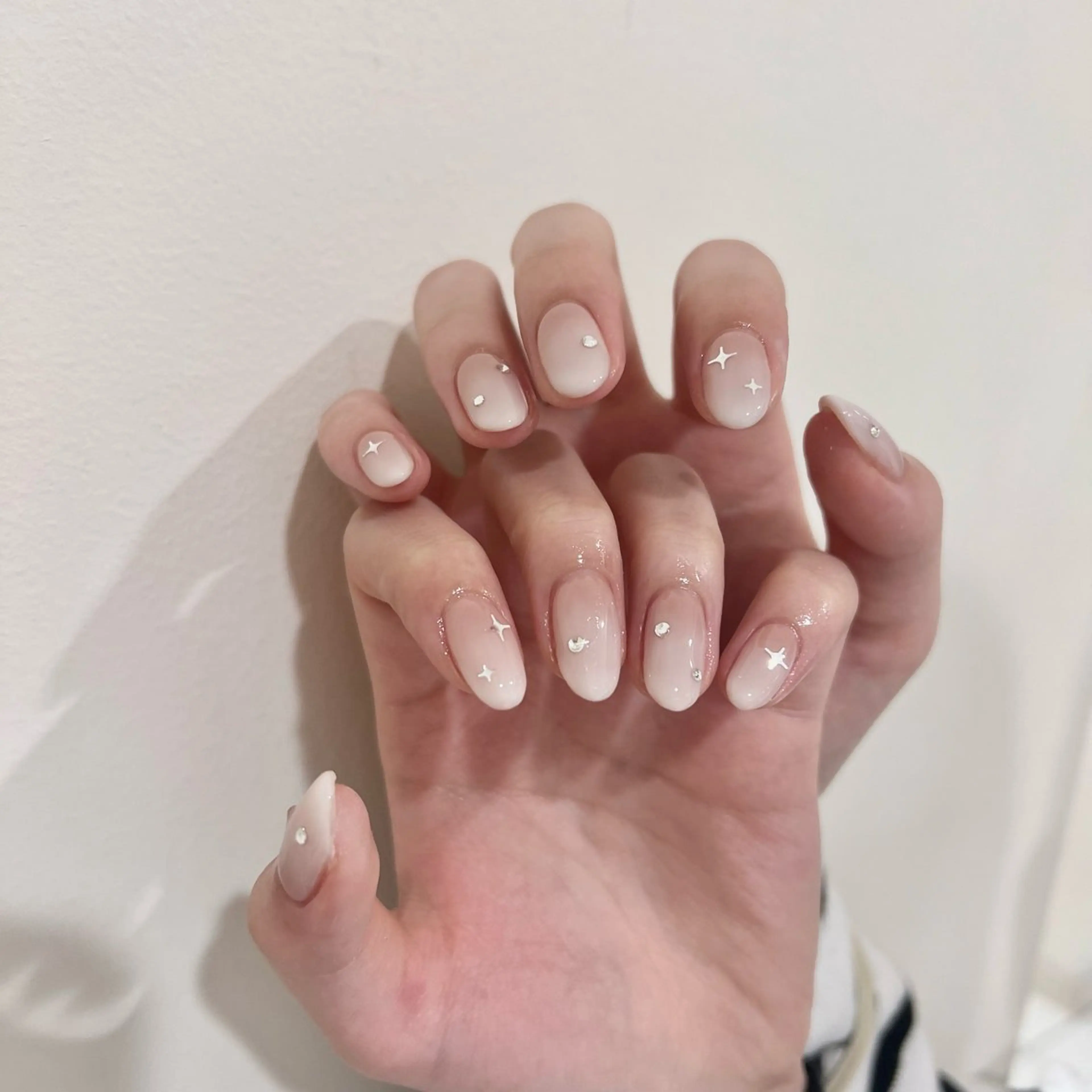 ネイル ハンドネイル 🎀チーク/ちゅるん 🫧chisa🎀のネイルデザイン