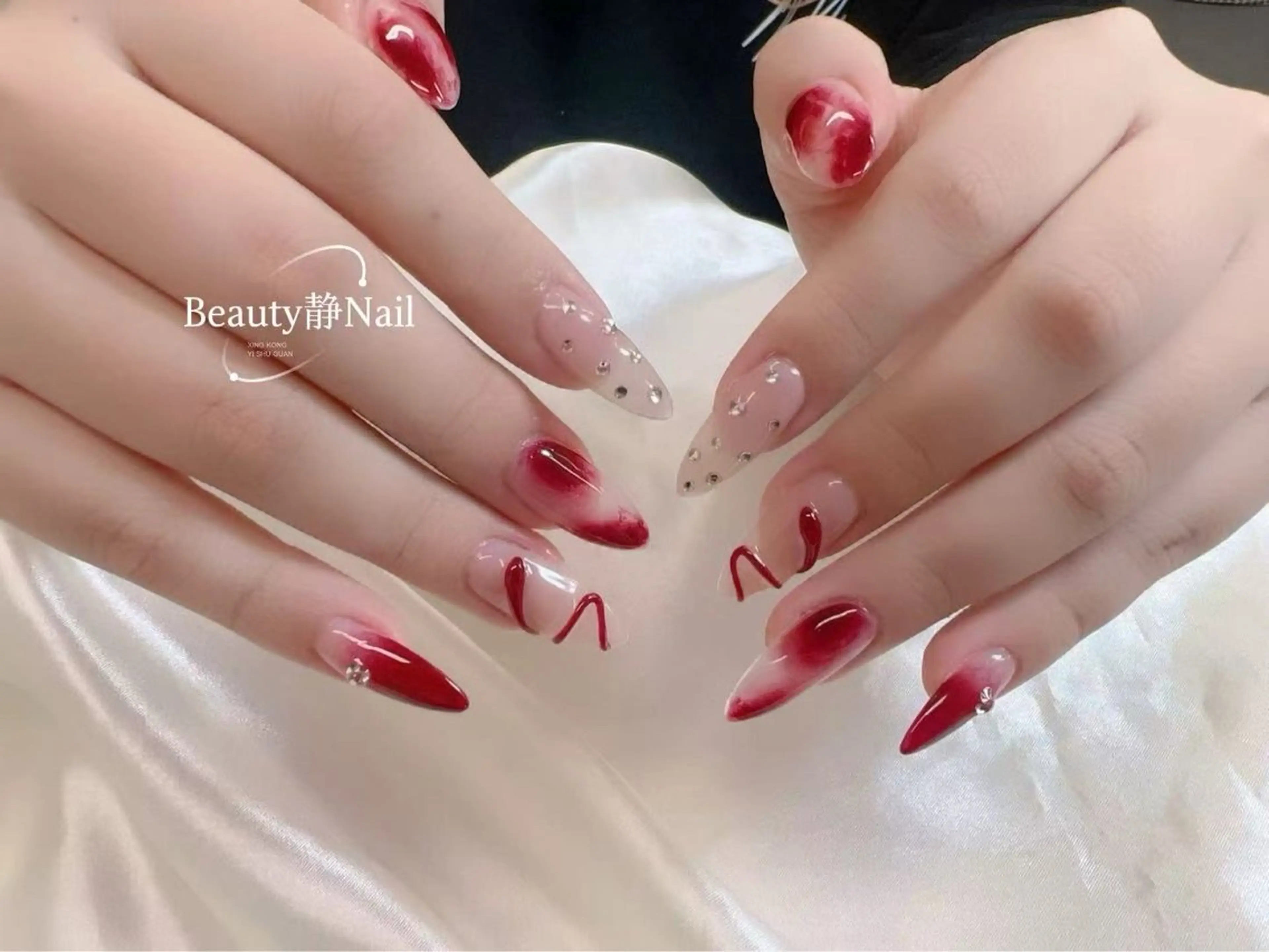 ネイル ハンドネイル 佐藤 依娜のネイルデザイン