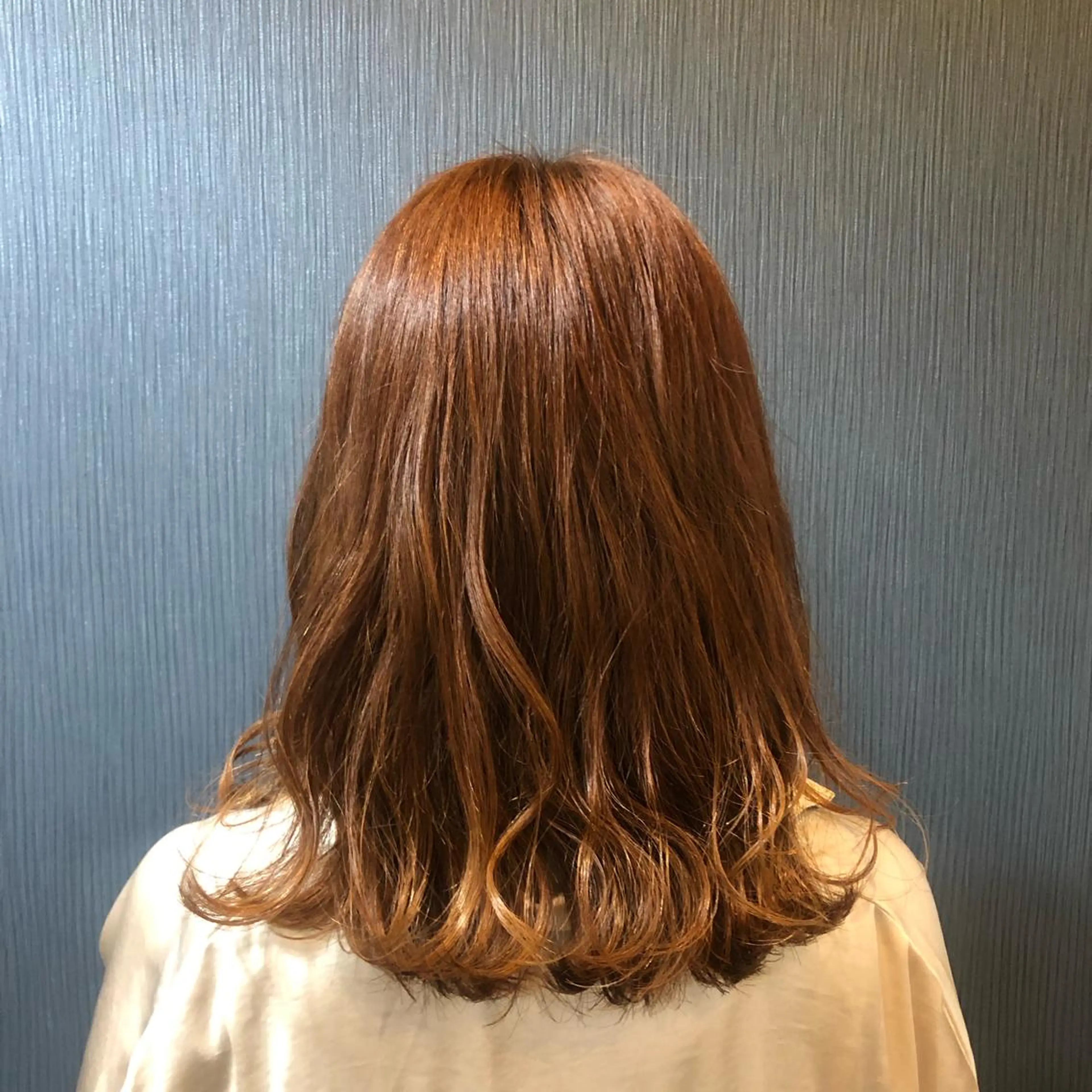 セミロング カラー オレンジ 廣田 優那のヘアスタイル