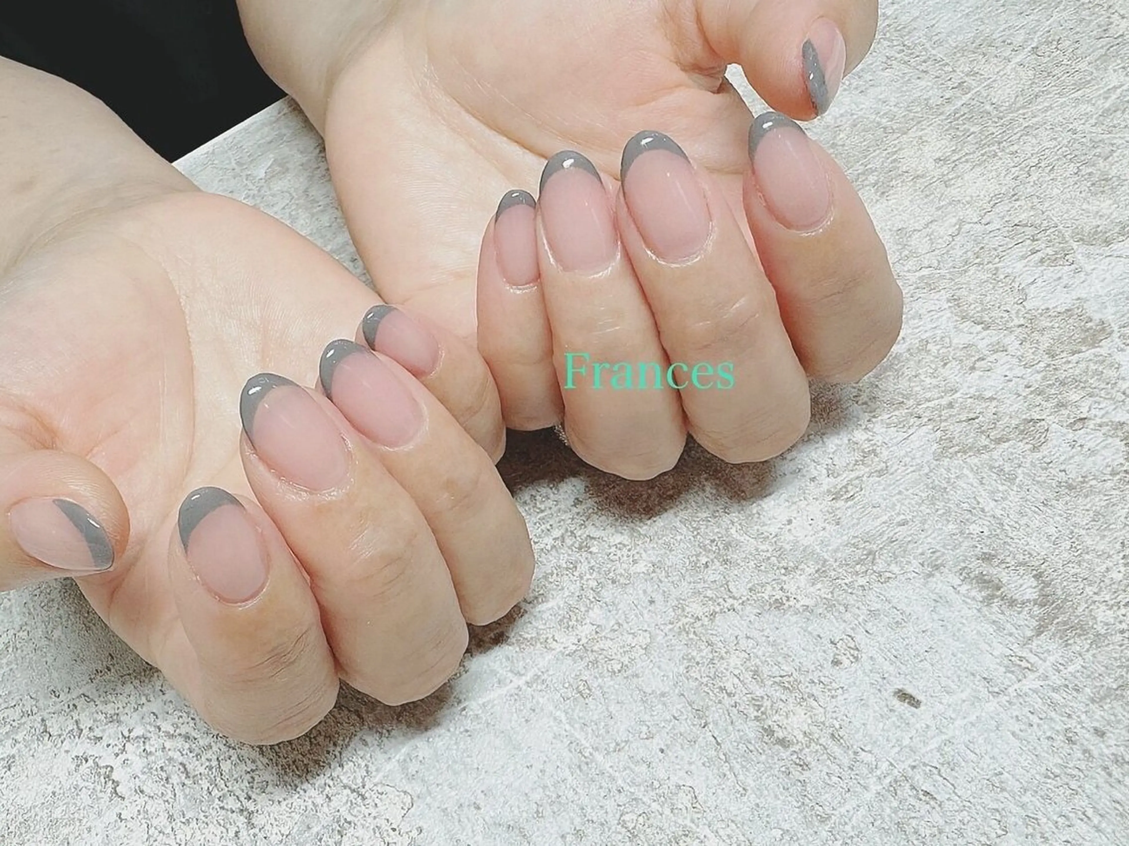 オフなし💅フレンチ【ベースワンカラー】の写真