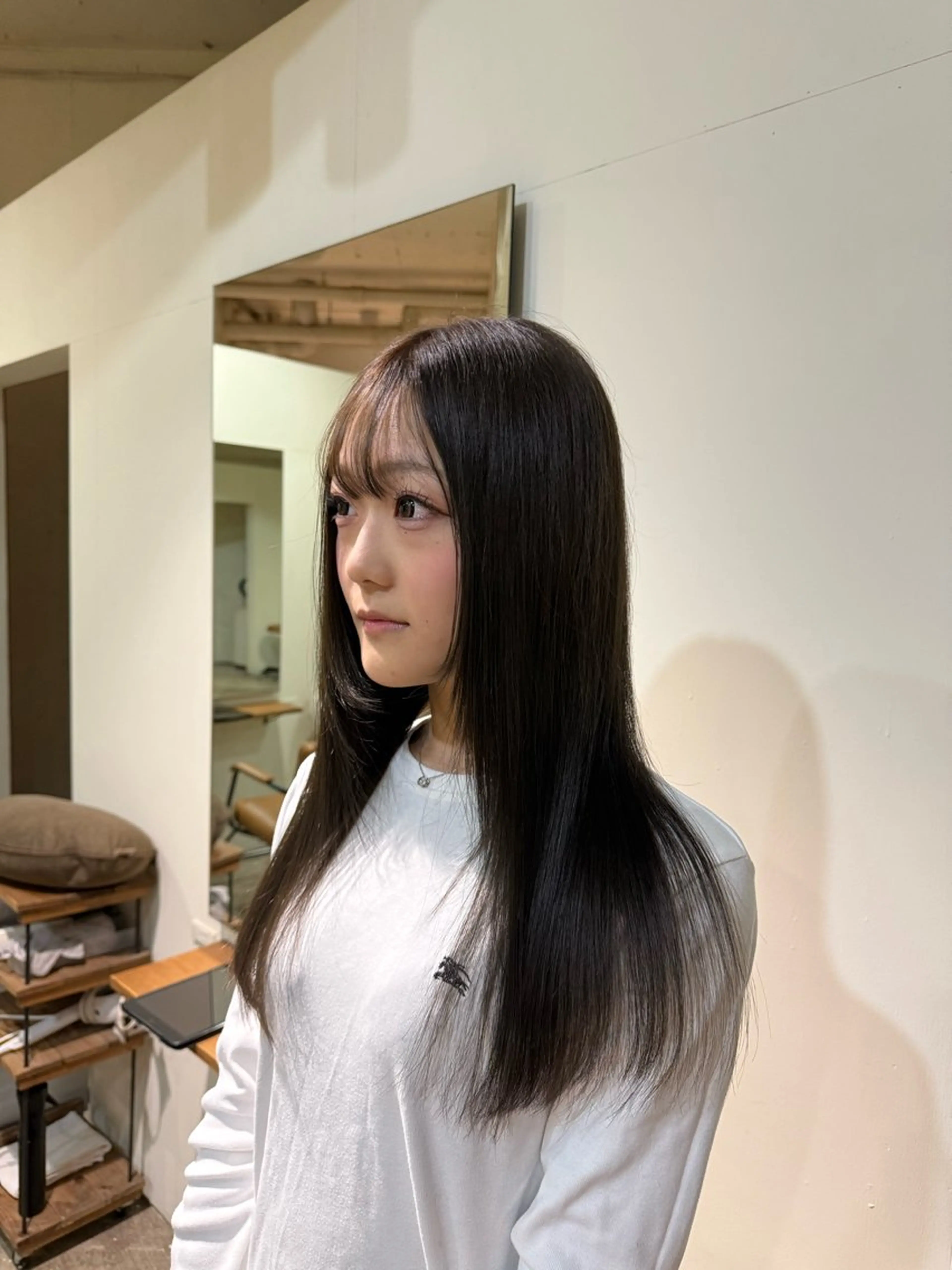 ロング カラー ブリーチ 透明感カラー グレージュ 西脇 琉香のヘアスタイル