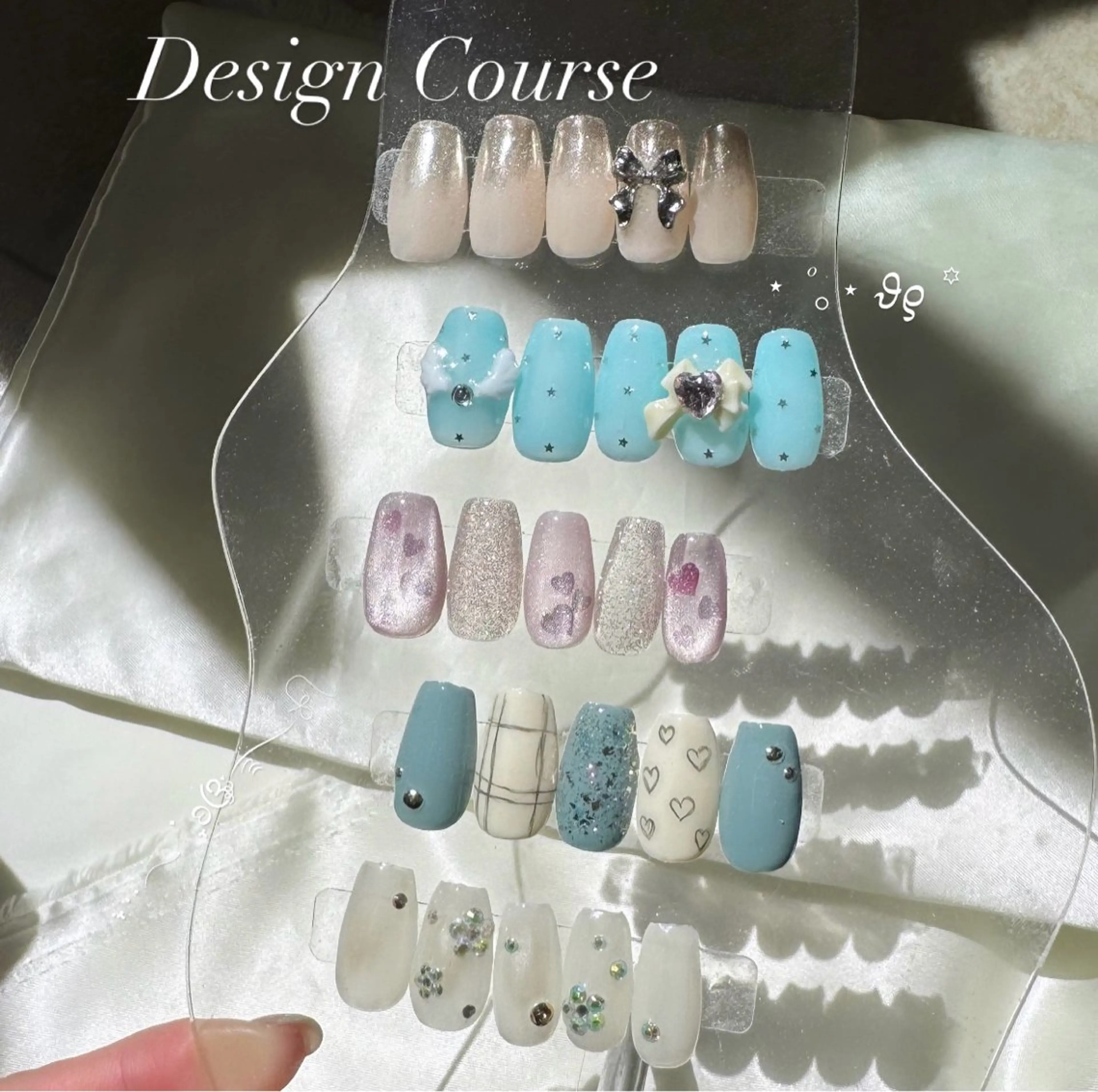 ネイル ブルー グラデーション ピンク 夏ネイル ハンドネイル Moana nail Hiyoriのネイルデザイン