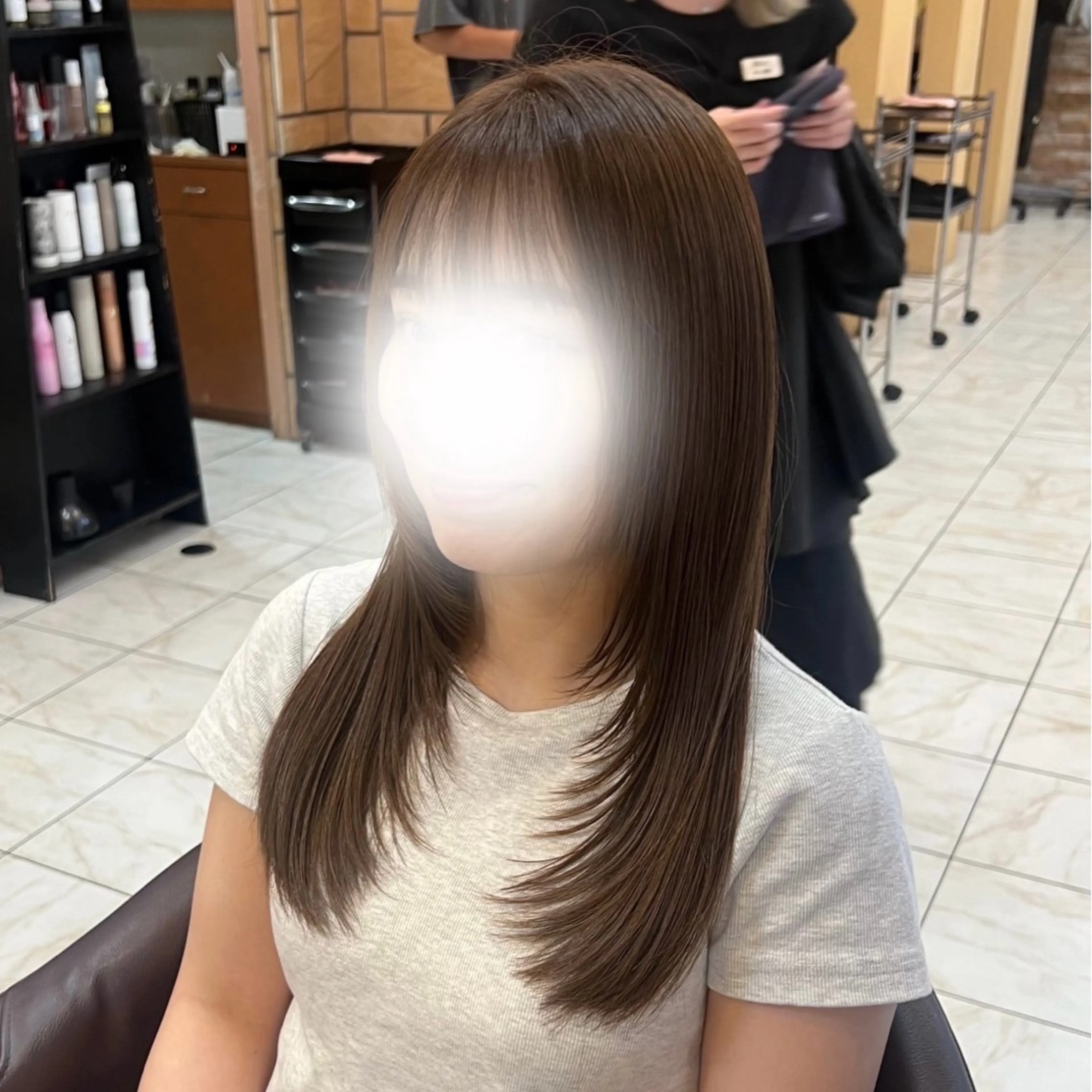 ロング カラー グレージュ レイヤーカット Luana .Rioneのマツエク・マツパデザイン