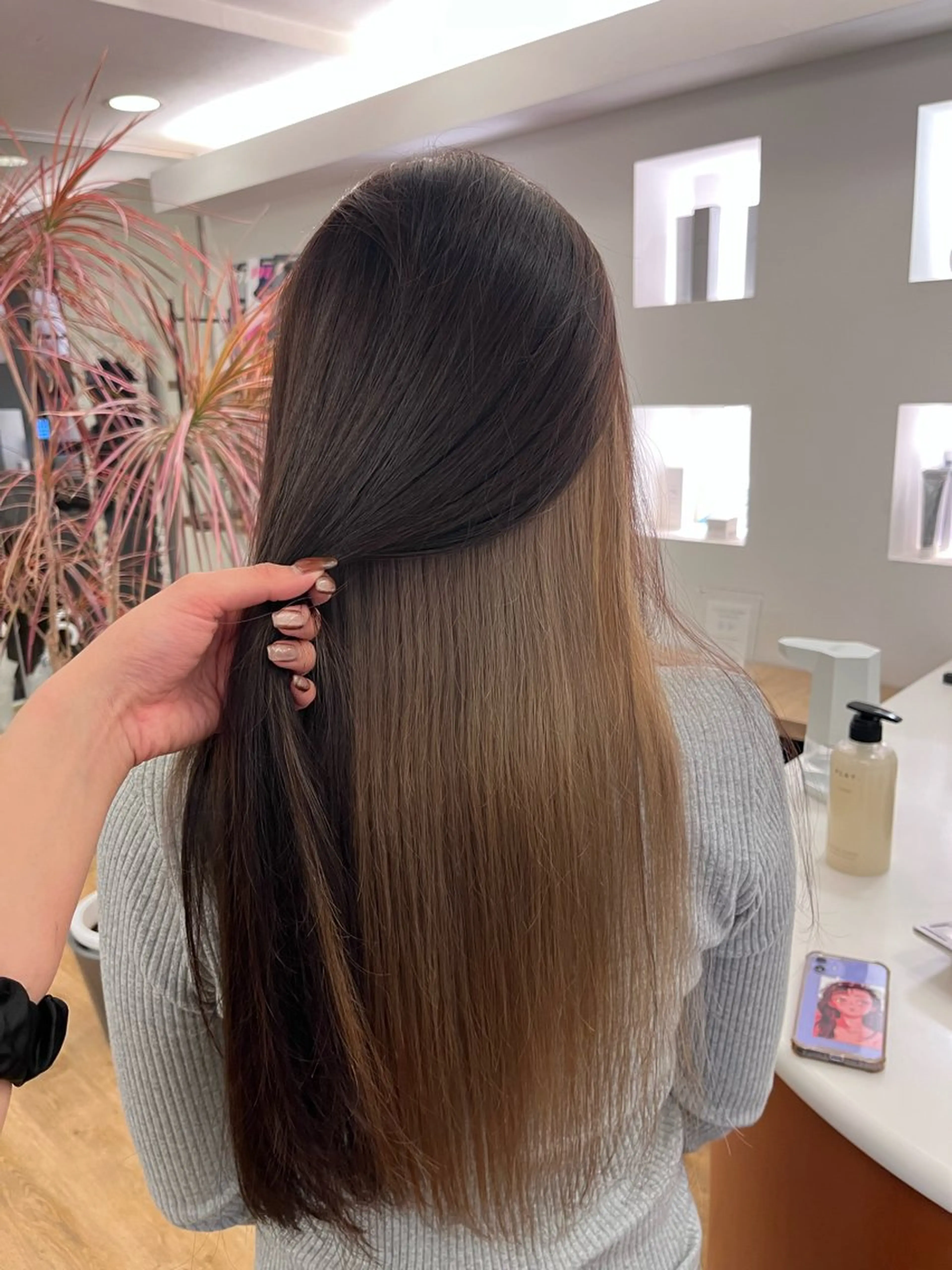 セミロング カラー un.le.pont ルカ  🎨のヘアスタイル