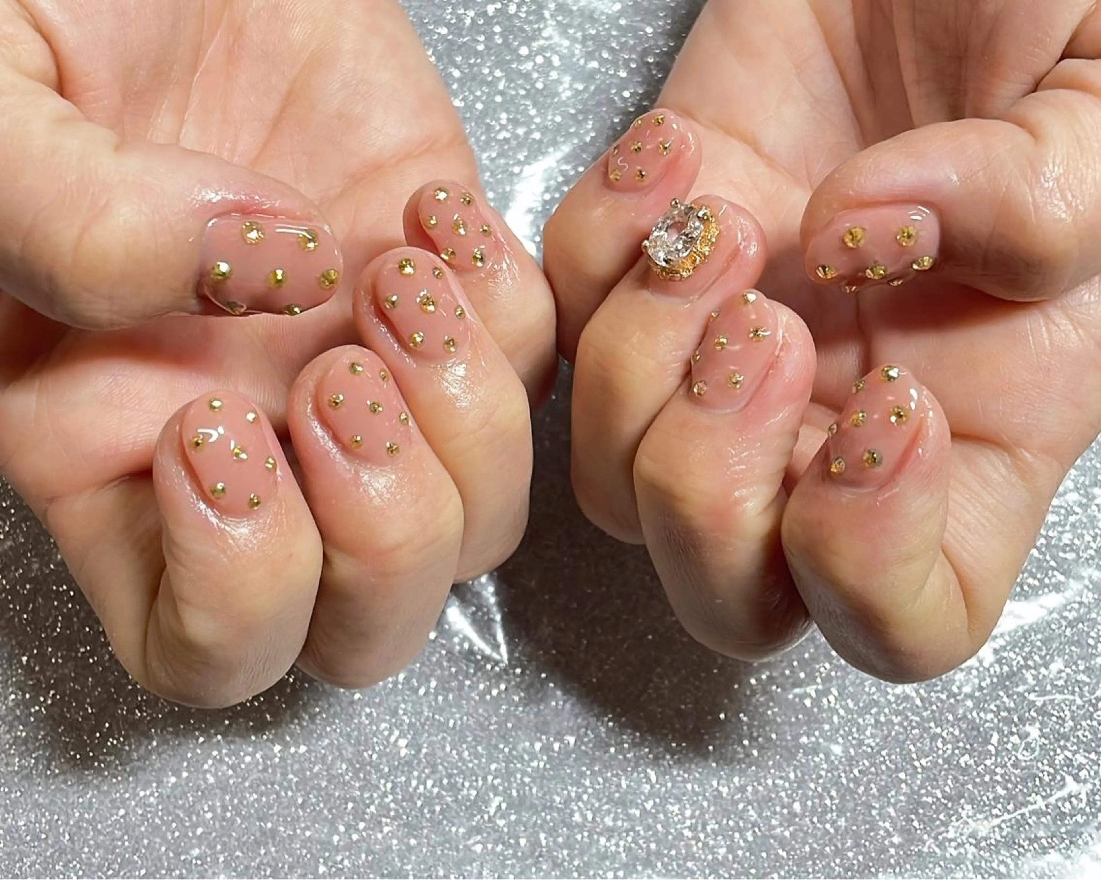 ネイル ハンドネイル VIERU 🌈🎀💖のネイルデザイン