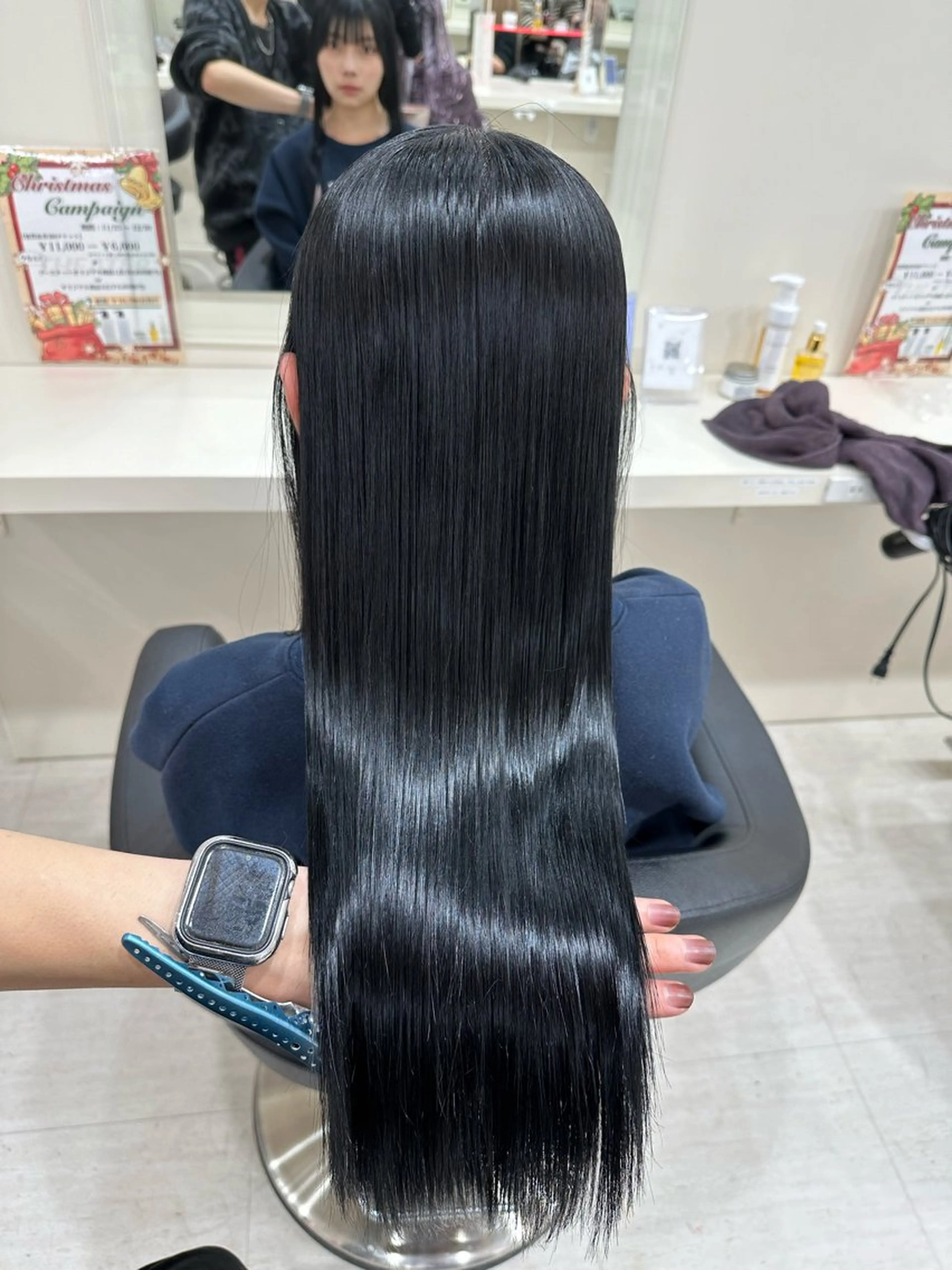 ロング カラー ヘアアレンジ カット ヘアカラー トリートメント ヘッドスパ ヘアセット 艶カラー/ハイトーン /レイヤーカットのヘアスタイル